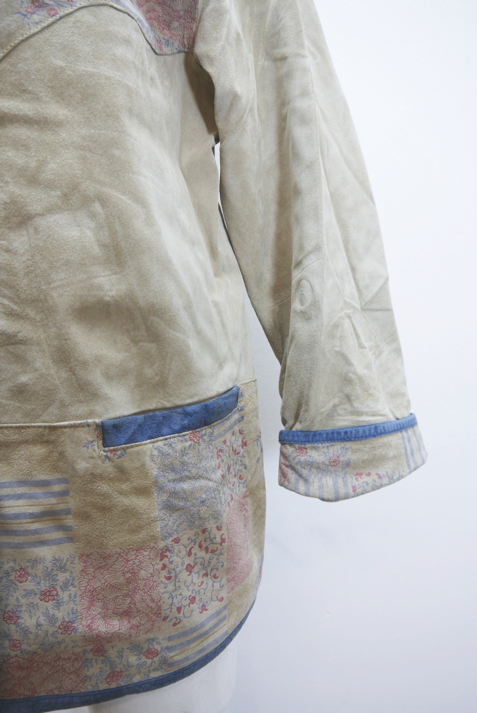 lederjacke-blazer-vintage-janker-damen-trachenjacke-leder-jacke-trachten-kurz-lang-sommer-individuell-tailliert-gebraucht-second-hand-80er-90er-lederjacke-dalo040-65