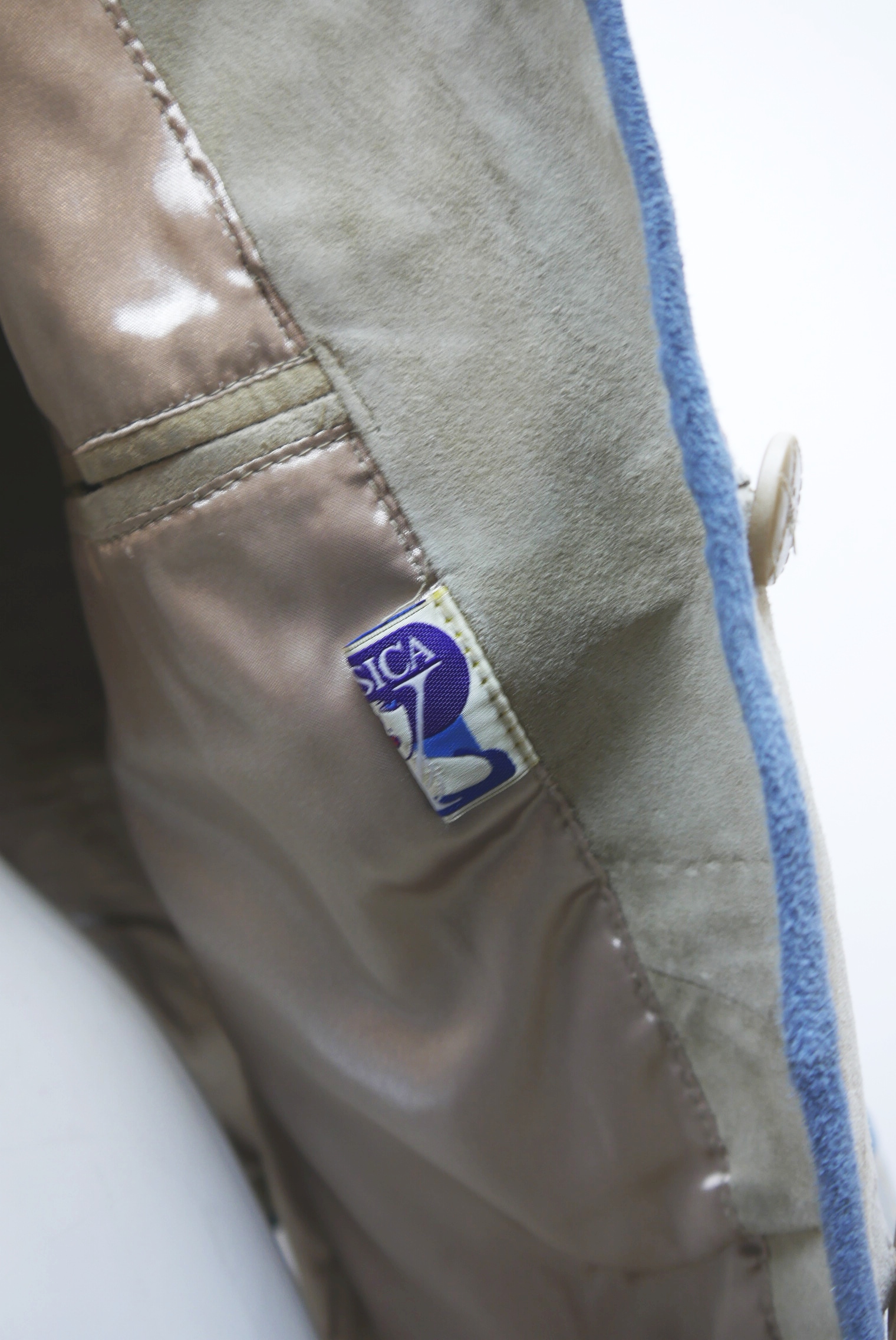 lederjacke-blazer-vintage-janker-damen-trachenjacke-leder-jacke-trachten-kurz-lang-sommer-individuell-tailliert-gebraucht-second-hand-80er-90er-lederjacke-dalo040-67