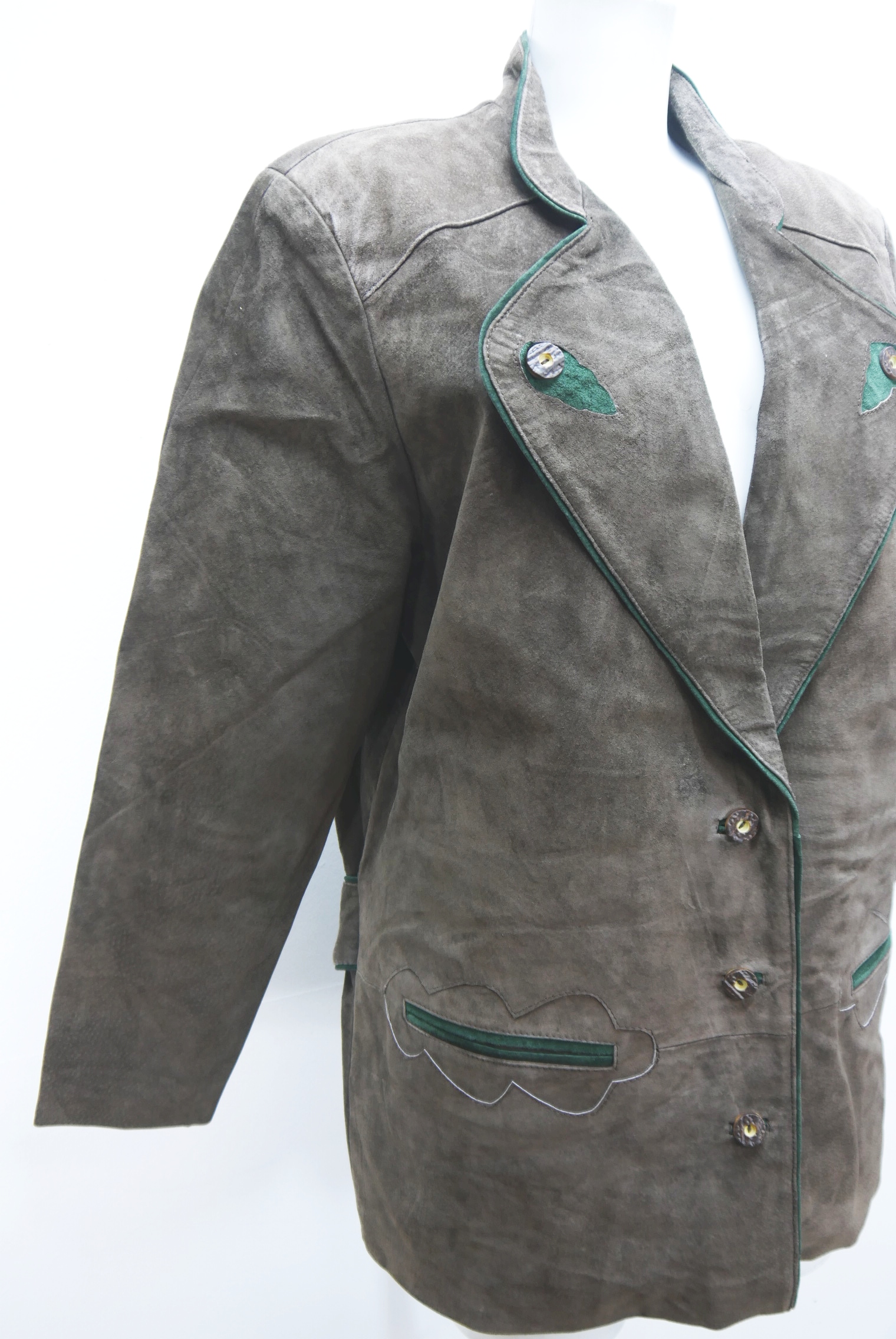 lederjacke-blazer-vintage-janker-damen-trachenjacke-leder-jacke-trachten-kurz-lang-sommer-individuell-tailliert-gebraucht-second-hand-80er-90er-lederjacke-dalo040-83