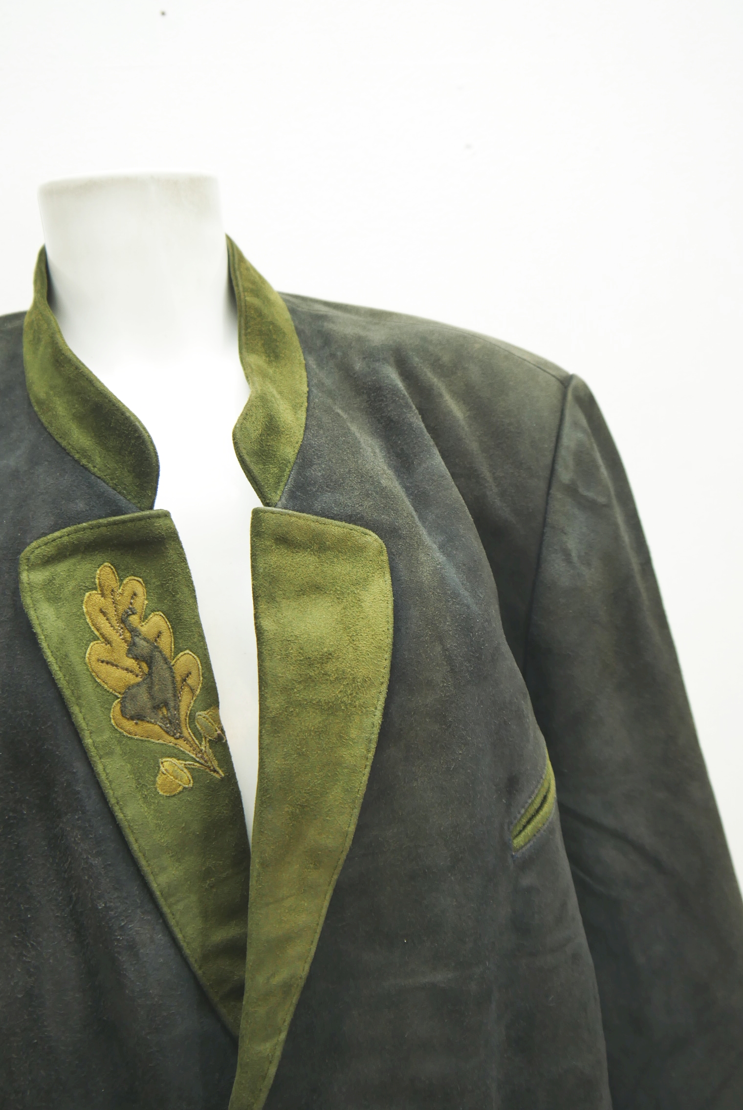 lederjacke-vintage-janker-herren-trachenjacke-leder-jacke-trachten-kurz-lang-sommer-hochwertig-gebrauchte-second-hand-80er-90er-lederjacke-dalo041-1-22