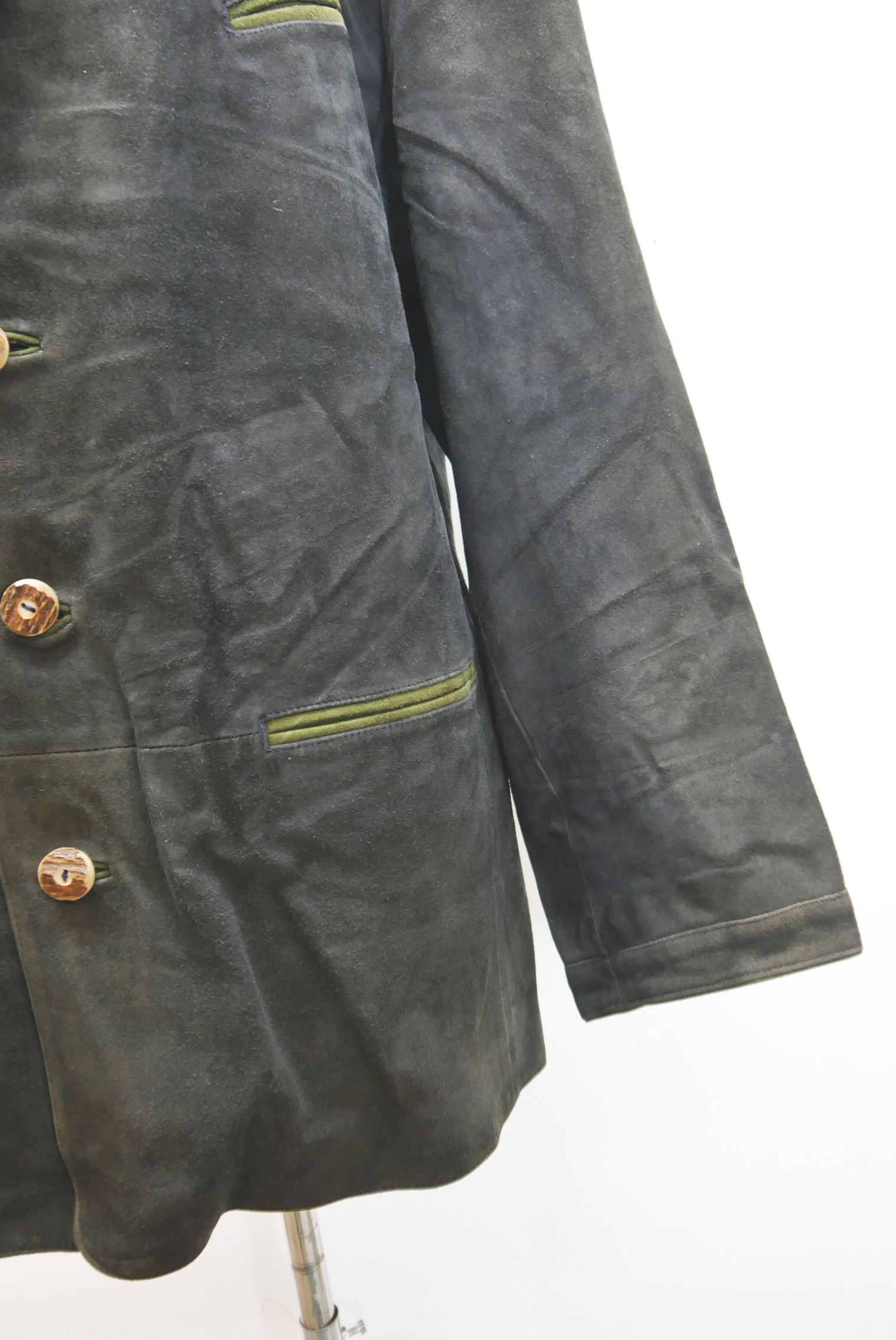 lederjacke-vintage-janker-herren-trachenjacke-leder-jacke-trachten-kurz-lang-sommer-hochwertig-gebrauchte-second-hand-80er-90er-lederjacke-dalo041-1-24