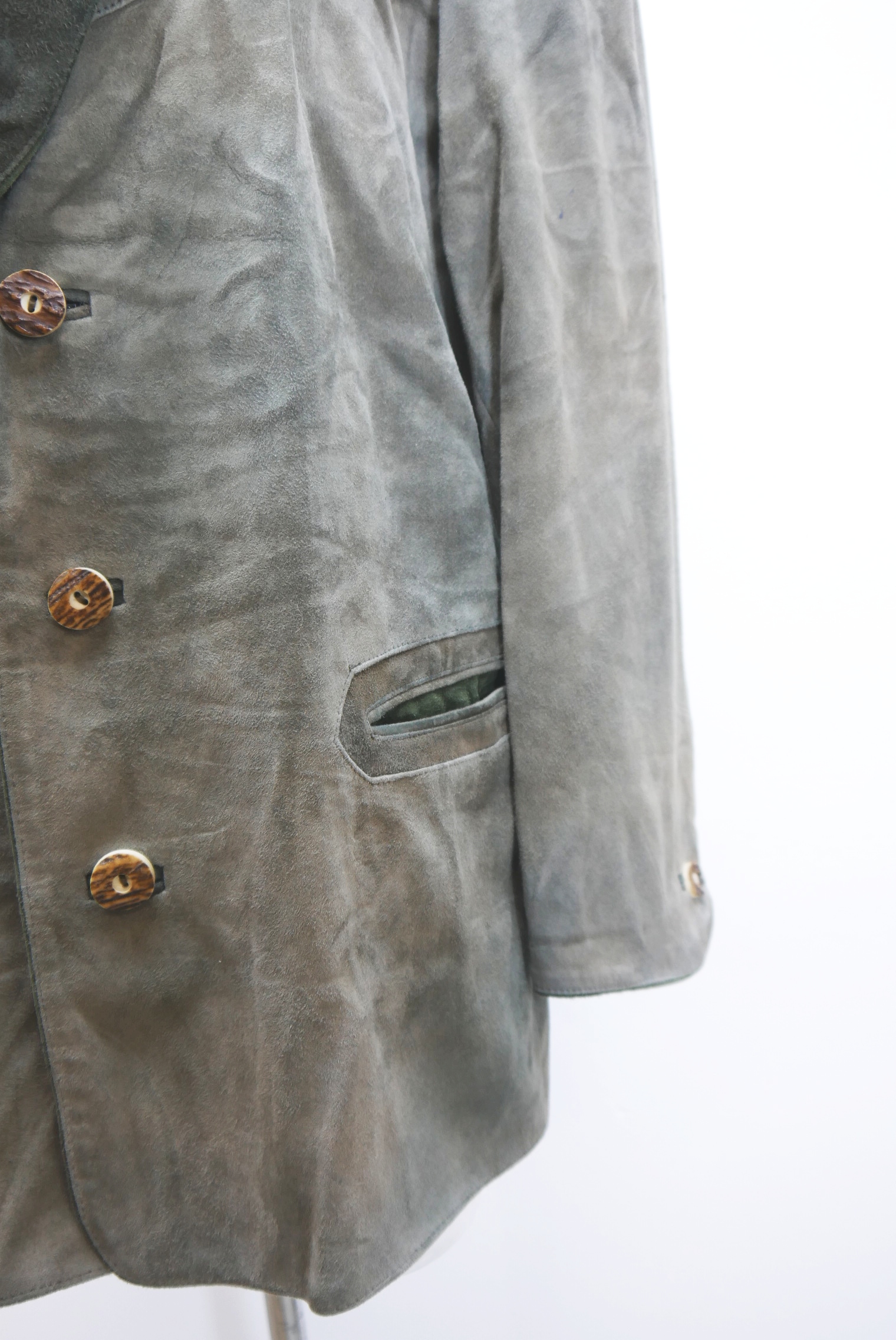 lederjacke-vintage-janker-herren-trachenjacke-leder-jacke-trachten-kurz-lang-sommer-hochwertig-gebrauchte-second-hand-80er-90er-lederjacke-dalo041-1-4