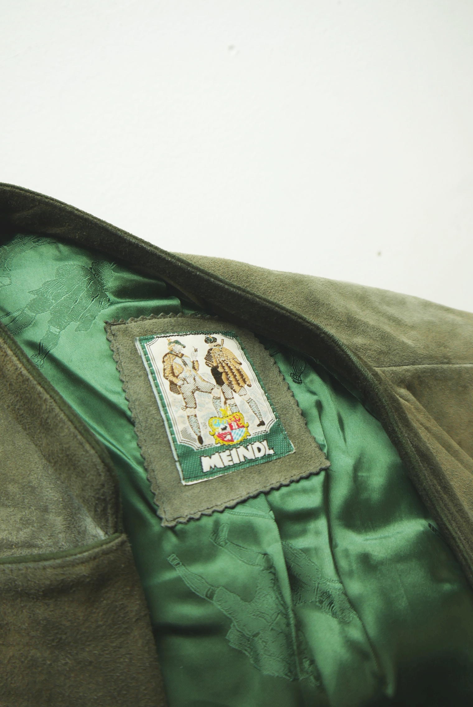 lederjacke-vintage-janker-herren-trachenjacke-leder-jacke-trachten-kurz-lang-sommer-hochwertig-gebrauchte-second-hand-80er-90er-lederjacke-dalo041-1-7