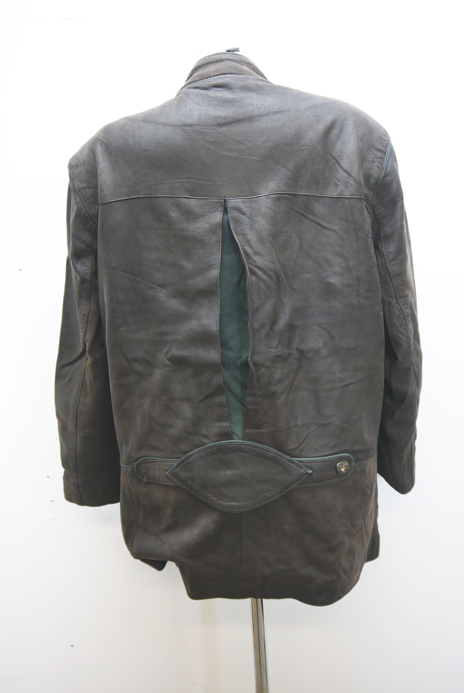 lederjanker-trachtenjacke-glattleder-hirschleder-ziegenvelour-leder-laessig-janker-wildleder-jacke-vintage-second-hand-gebrauchte-lederjacke-hele028-13