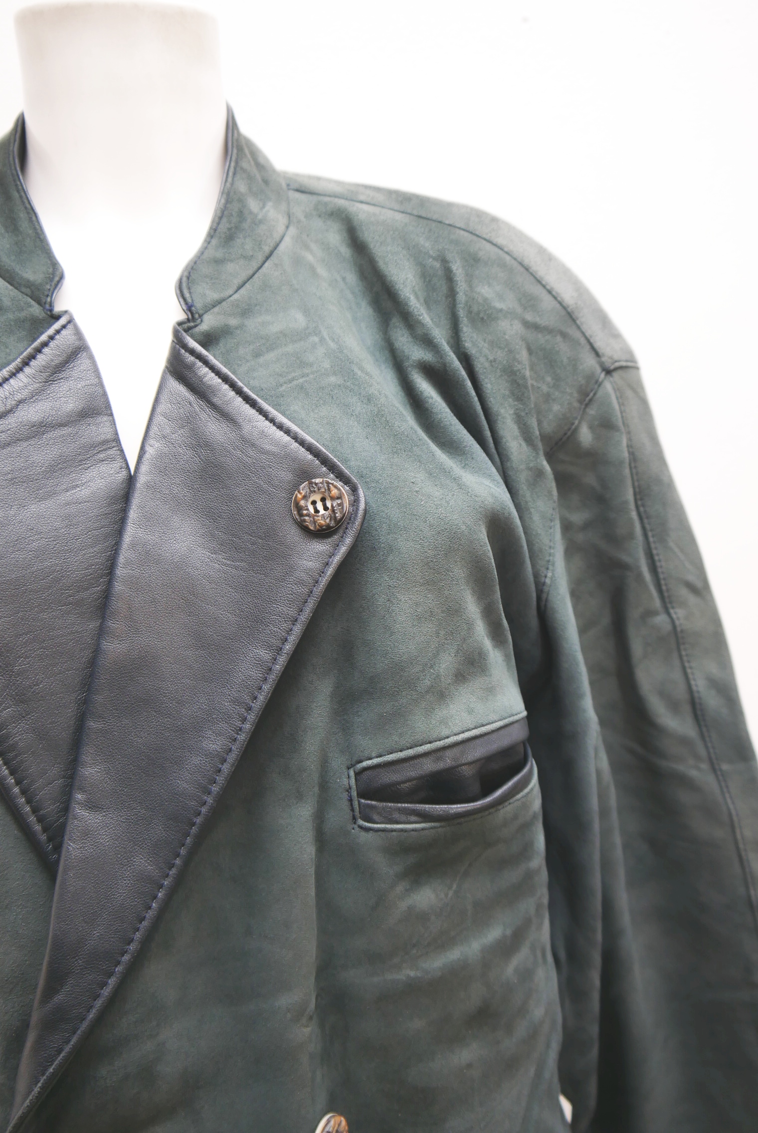 lederjanker-trachtenjacke-glattleder-hirschleder-ziegenvelour-leder-laessig-janker-wildleder-jacke-vintage-second-hand-gebrauchte-lederjacke-hele028-17