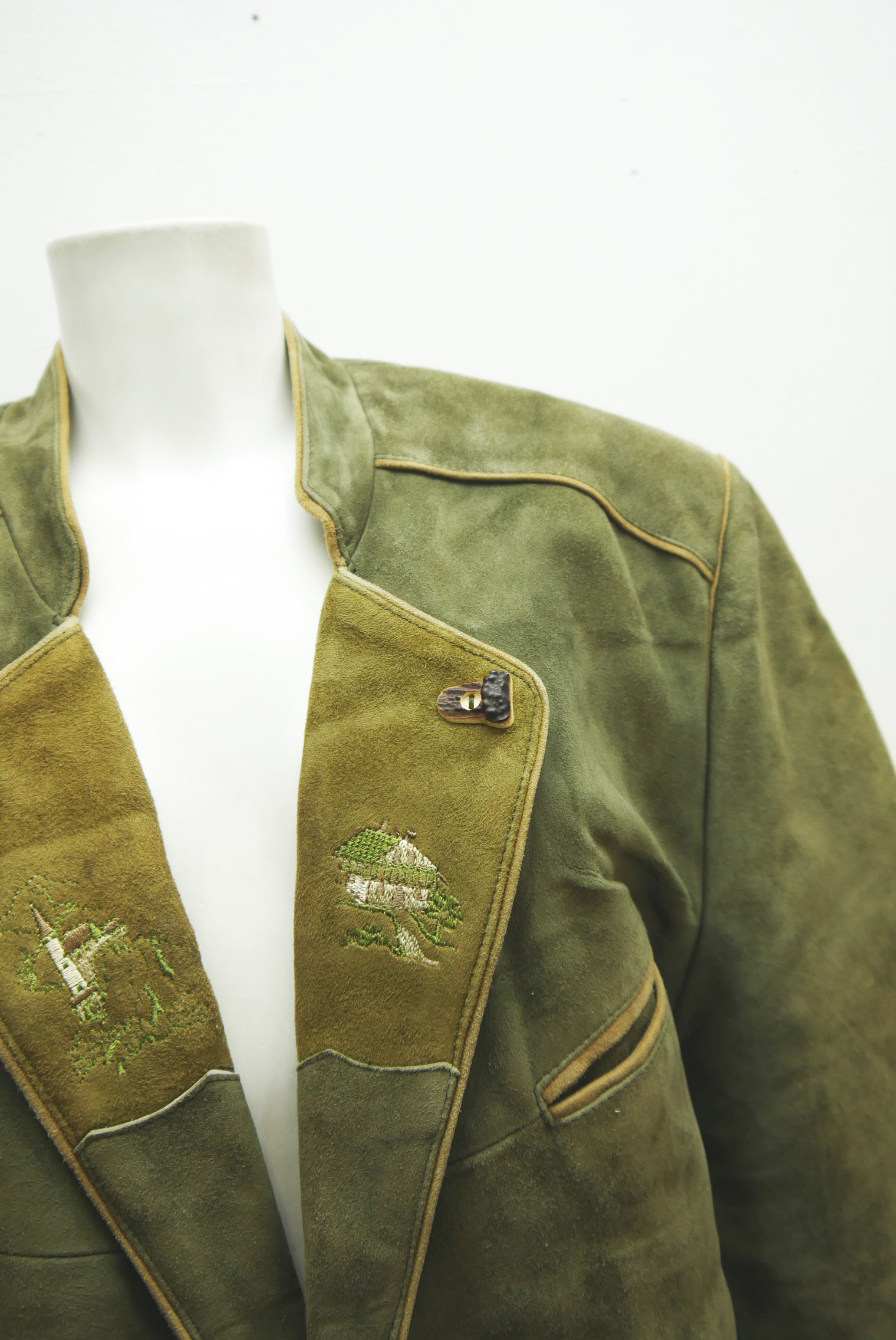 lederjanker-trachtenjacke-glattleder-hirschleder-ziegenvelour-leder-laessig-janker-wildleder-jacke-vintage-second-hand-gebrauchte-lederjacke-hele028-23