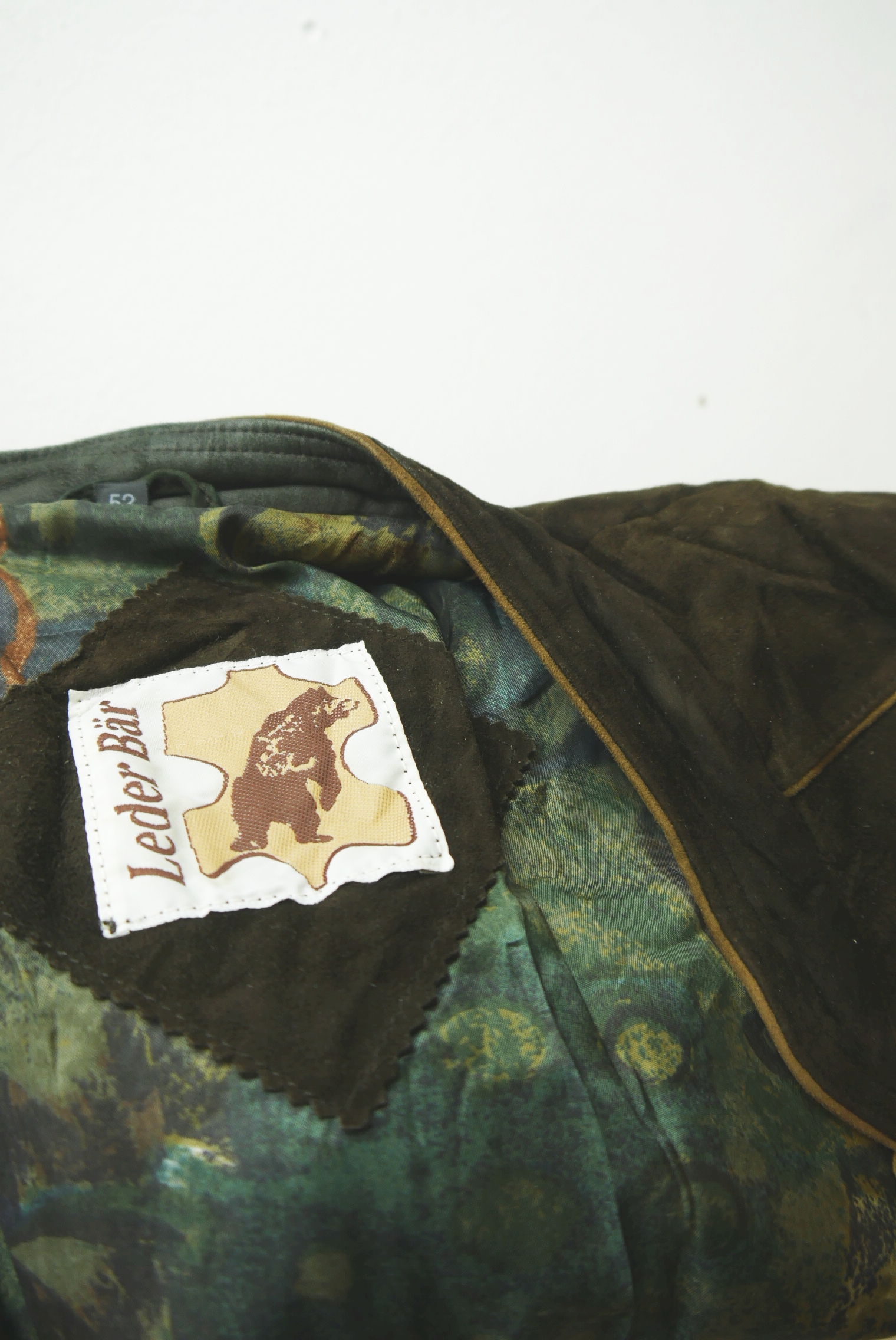 lederjanker-trachtenjacke-glattleder-hirschleder-ziegenvelour-leder-laessig-janker-wildleder-jacke-vintage-second-hand-gebrauchte-lederjacke-hele028-42