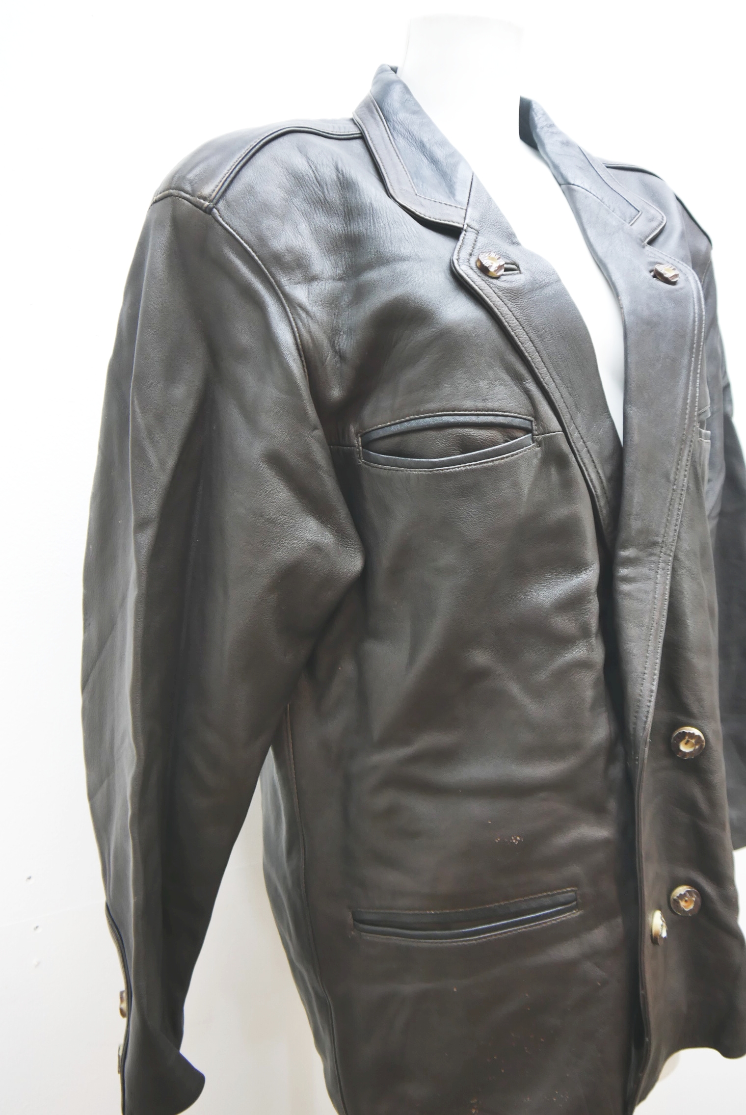 lederjanker-trachtenjacke-glattleder-hirschleder-ziegenvelour-leder-laessig-janker-wildleder-jacke-vintage-second-hand-gebrauchte-lederjacke-hele028-45