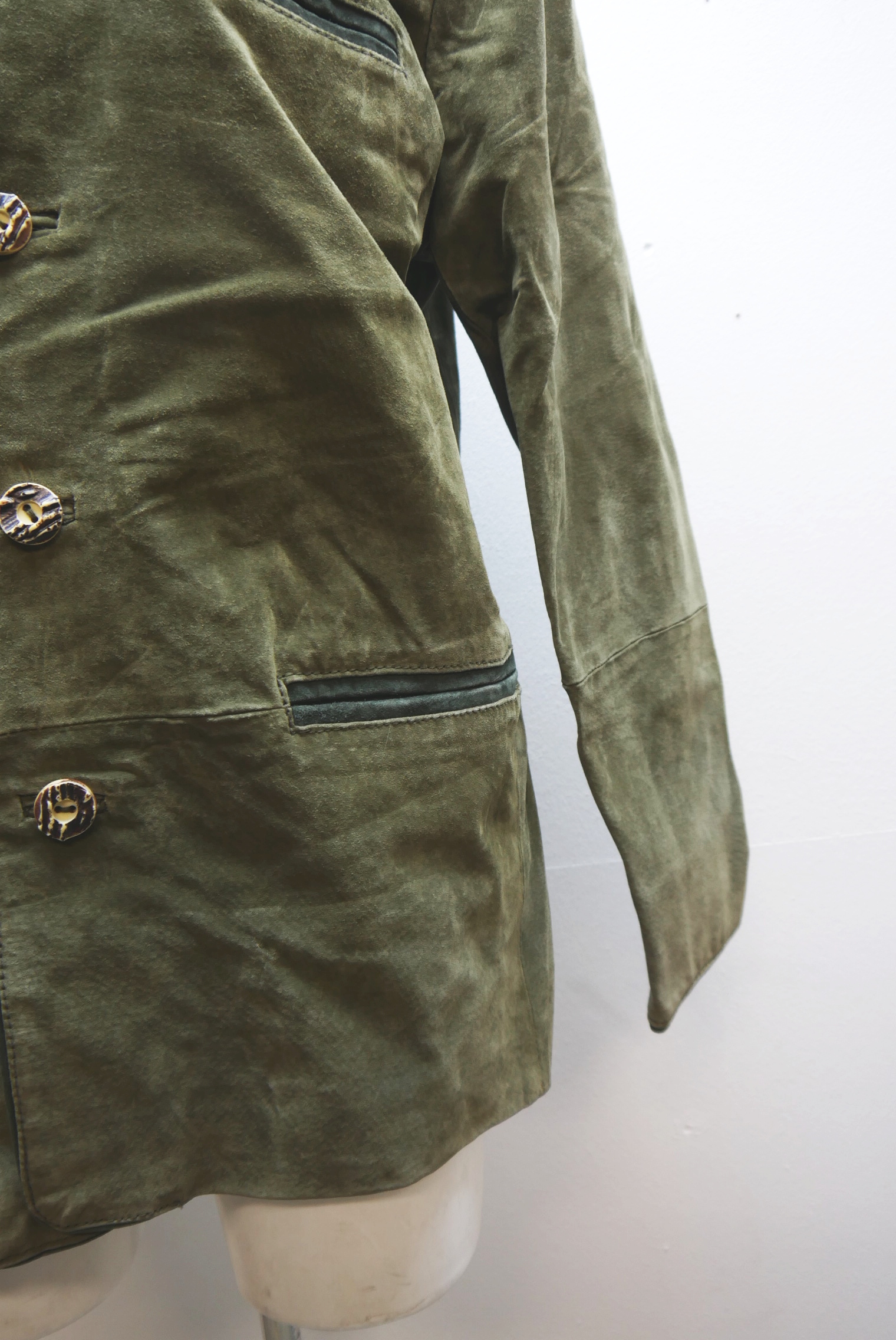 lederjanker-trachtenjacke-glattleder-hirschleder-ziegenvelour-leder-laessig-janker-wildleder-jacke-vintage-second-hand-gebrauchte-lederjacke-hele028-52