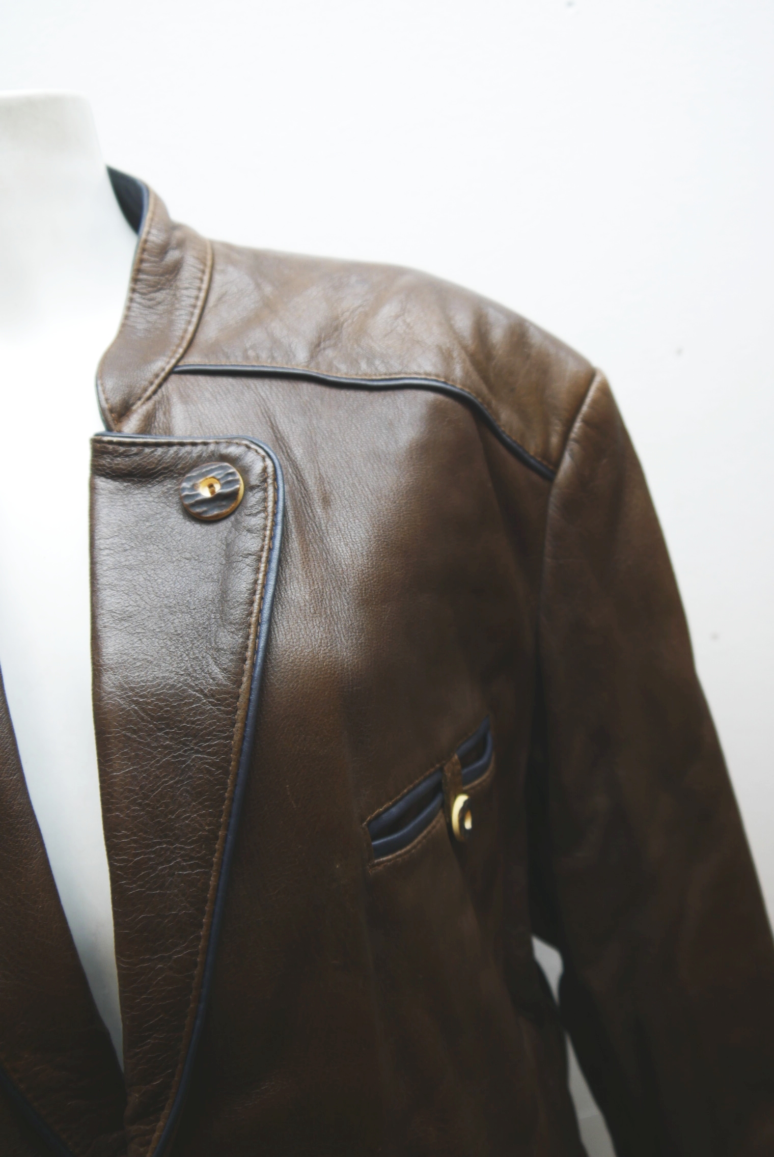 lederjanker-trachtenjacke-glattleder-hirschleder-ziegenvelour-leder-laessig-janker-wildleder-jacke-vintage-second-hand-gebrauchte-lederjacke-hele028-57