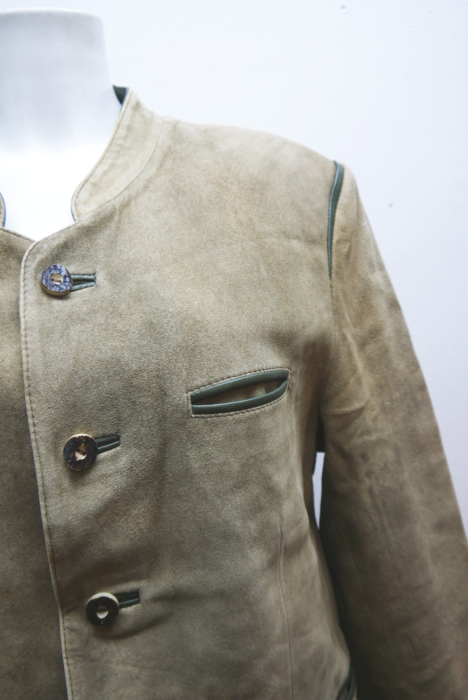 lederjanker-trachtenjacke-glattleder-hirschleder-ziegenvelour-leder-laessig-janker-wildleder-jacke-vintage-second-hand-gebrauchte-lederjacke-hele028-64