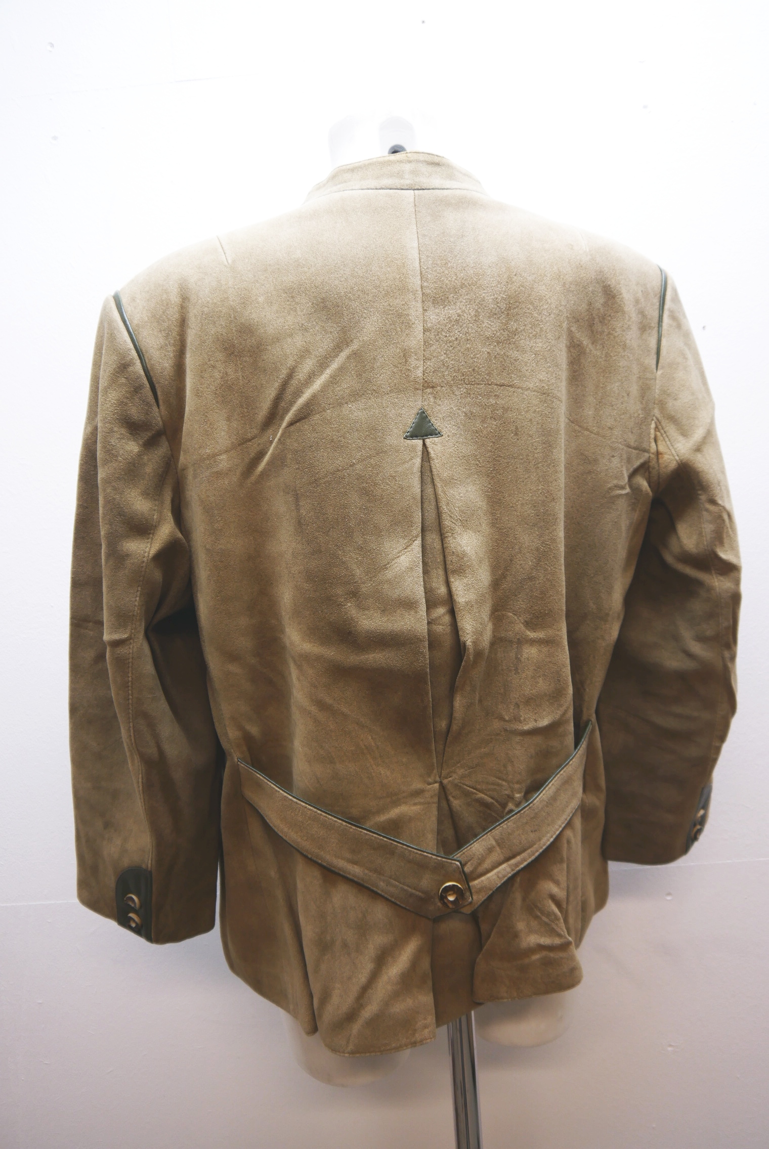 lederjanker-trachtenjacke-glattleder-hirschleder-ziegenvelour-leder-laessig-janker-wildleder-jacke-vintage-second-hand-gebrauchte-lederjacke-hele028-69