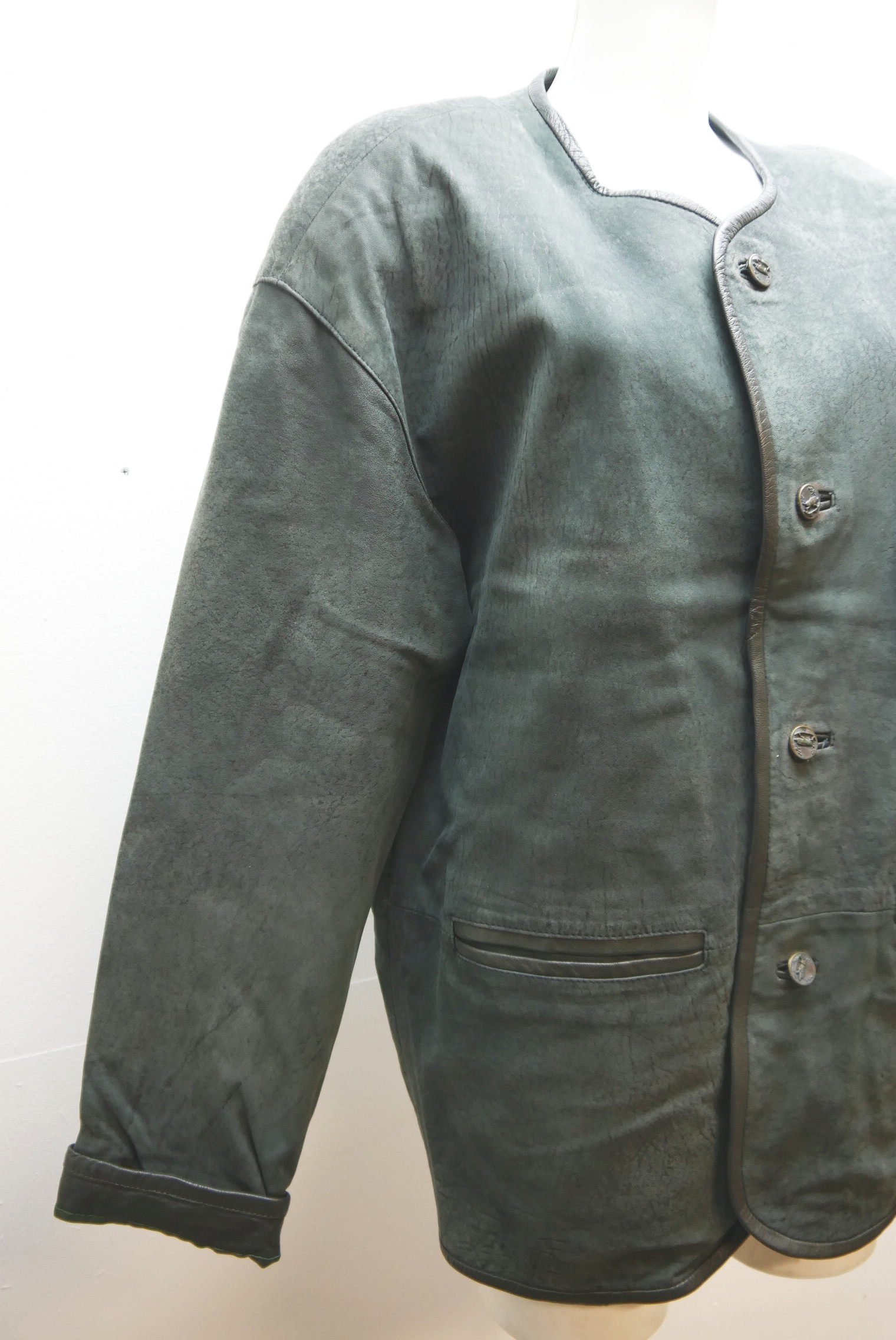 lederjanker-trachtenjacke-glattleder-hirschleder-ziegenvelour-leder-laessig-janker-wildleder-jacke-vintage-second-hand-gebrauchte-lederjacke-hele028-74