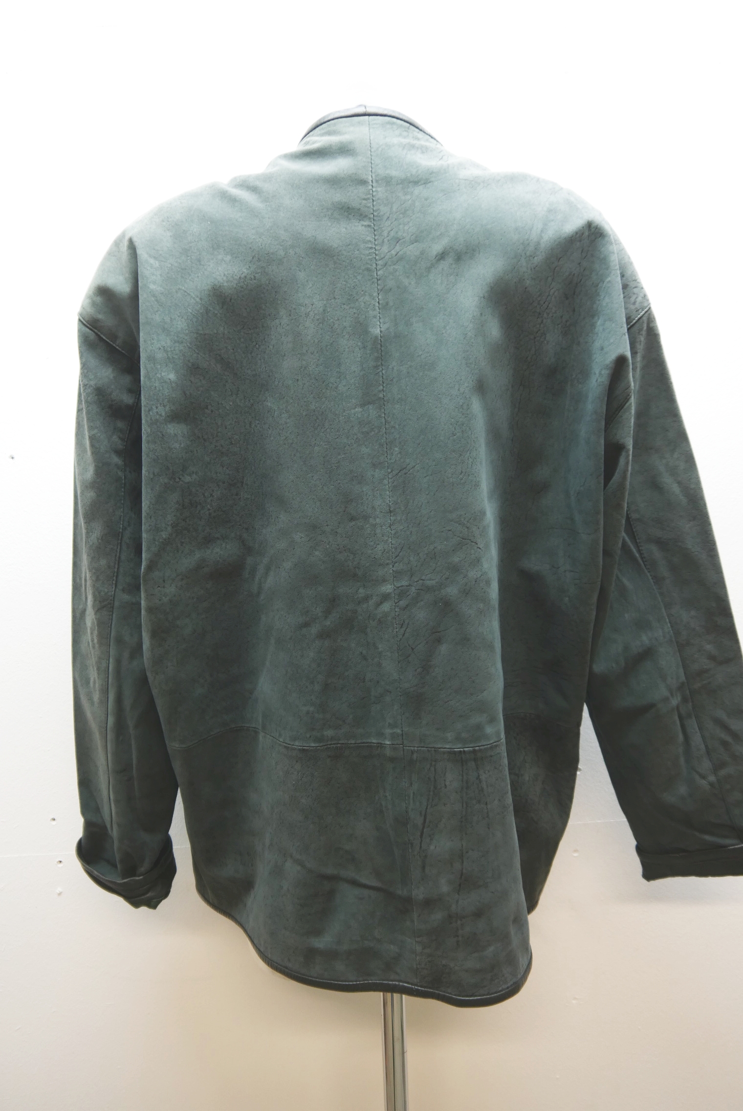 lederjanker-trachtenjacke-glattleder-hirschleder-ziegenvelour-leder-laessig-janker-wildleder-jacke-vintage-second-hand-gebrauchte-lederjacke-hele028-76