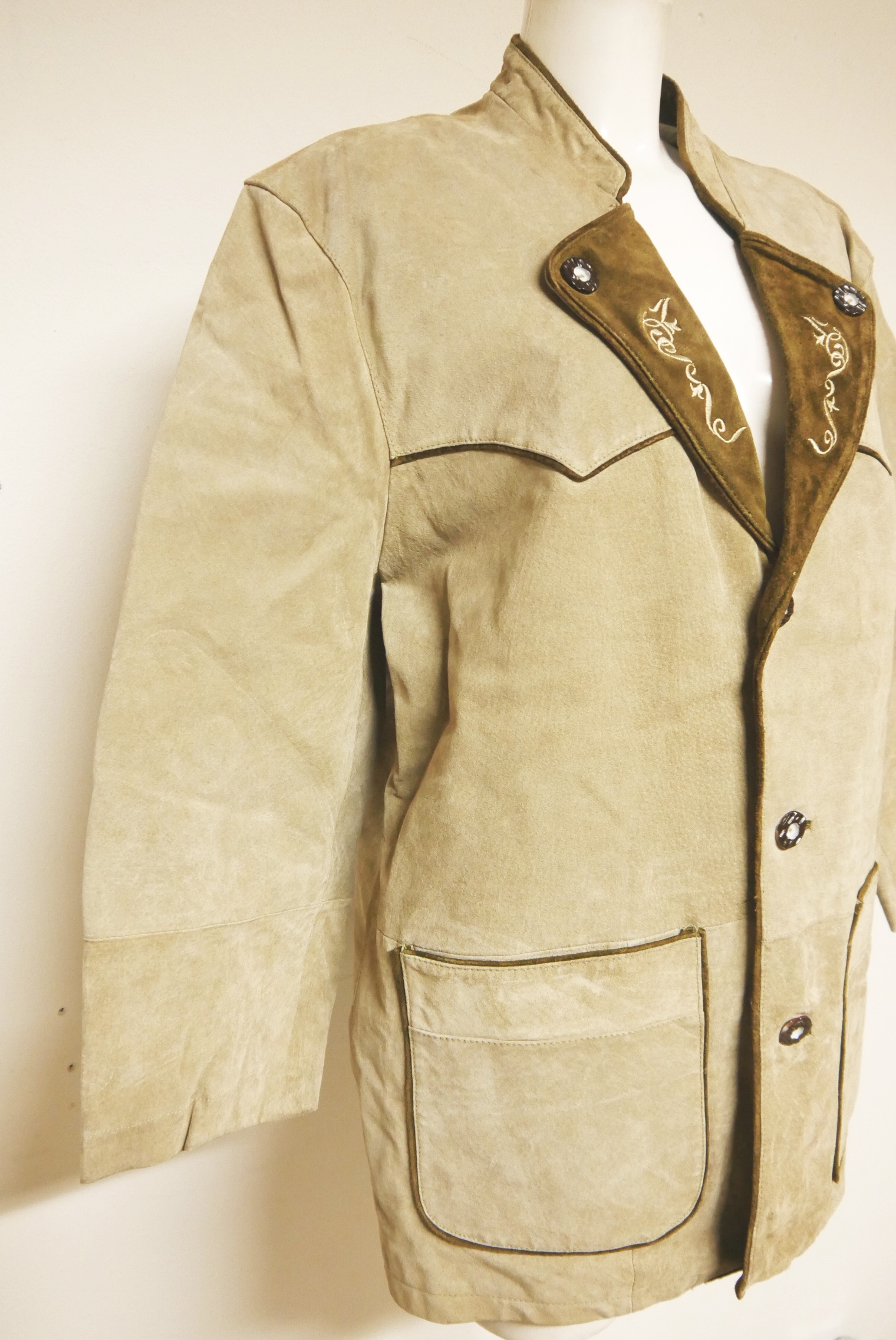 lederjanker-trachtenjacke-glattleder-hirschleder-ziegenvelour-leder-laessig-janker-wildleder-jacke-vintage-second-hand-gebrauchte-lederjacke-hele029-15