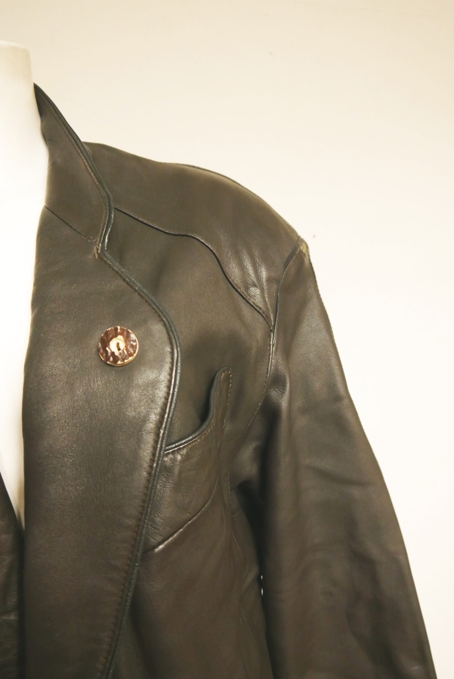 lederjanker-trachtenjacke-glattleder-hirschleder-ziegenvelour-leder-laessig-janker-wildleder-jacke-vintage-second-hand-gebrauchte-lederjacke-hele029-28