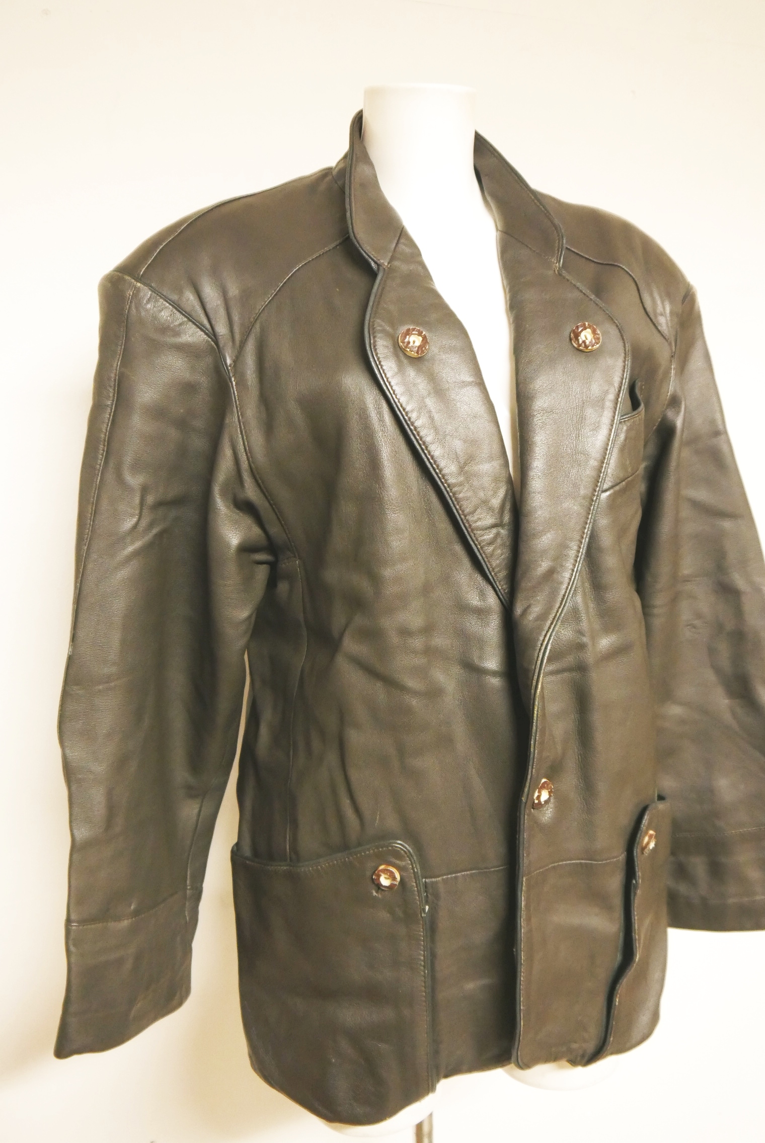 lederjanker-trachtenjacke-glattleder-hirschleder-ziegenvelour-leder-laessig-janker-wildleder-jacke-vintage-second-hand-gebrauchte-lederjacke-hele029-29