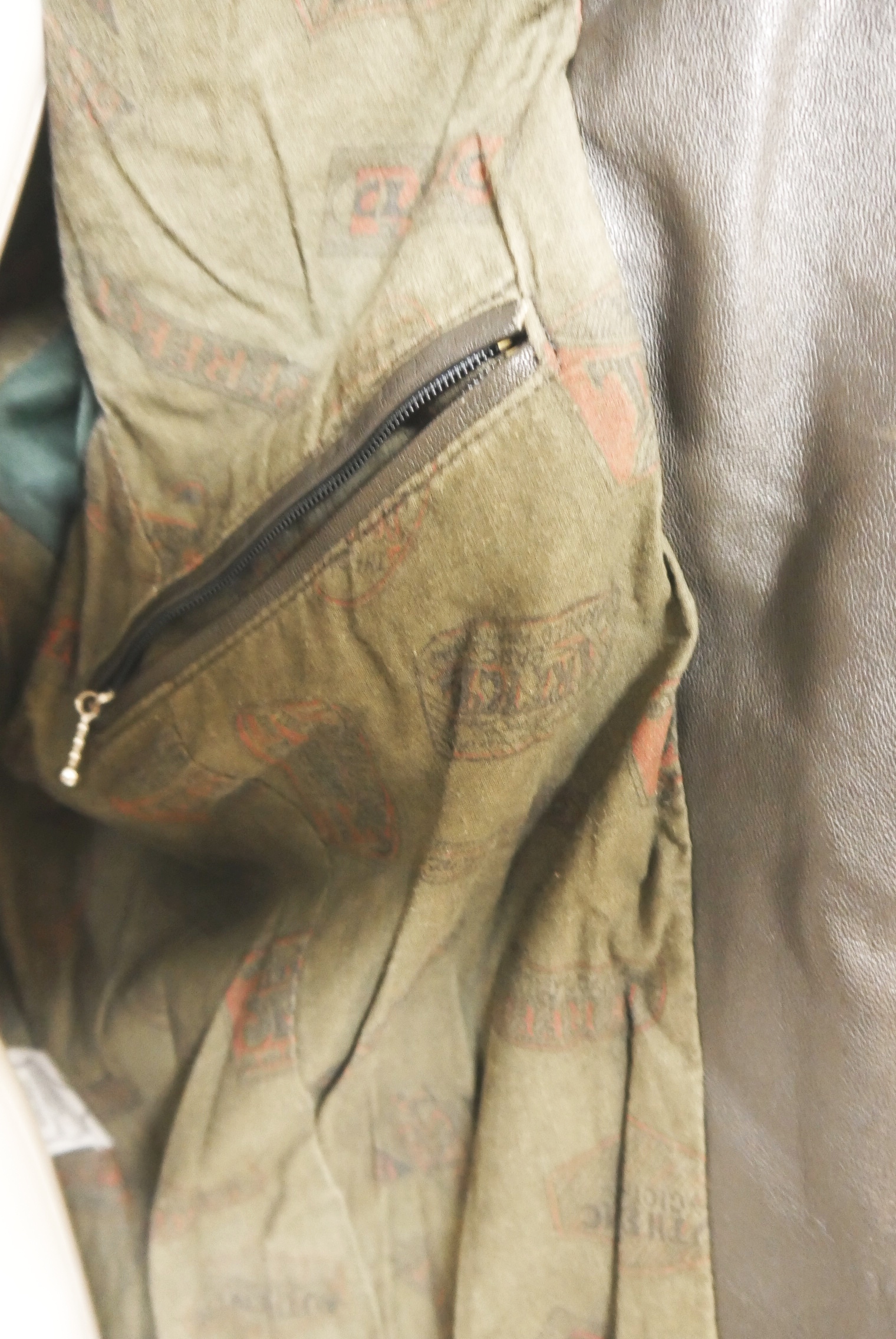 lederjanker-trachtenjacke-glattleder-hirschleder-ziegenvelour-leder-laessig-janker-wildleder-jacke-vintage-second-hand-gebrauchte-lederjacke-hele029-32