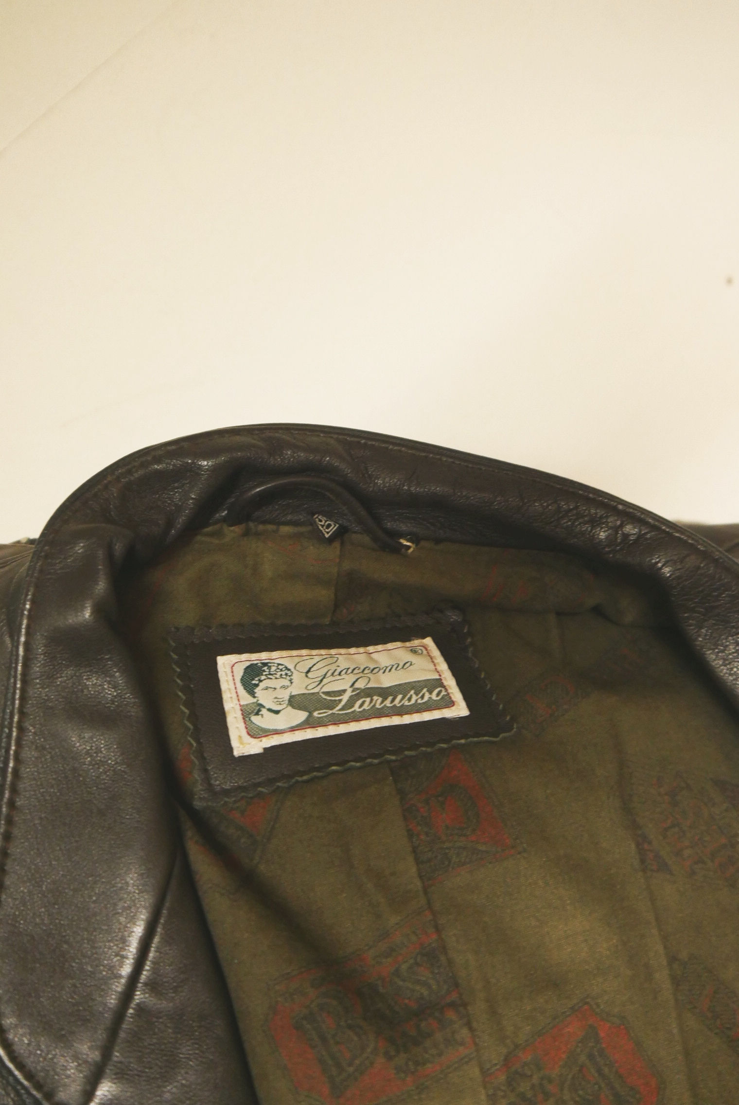 lederjanker-trachtenjacke-glattleder-hirschleder-ziegenvelour-leder-laessig-janker-wildleder-jacke-vintage-second-hand-gebrauchte-lederjacke-hele029-33