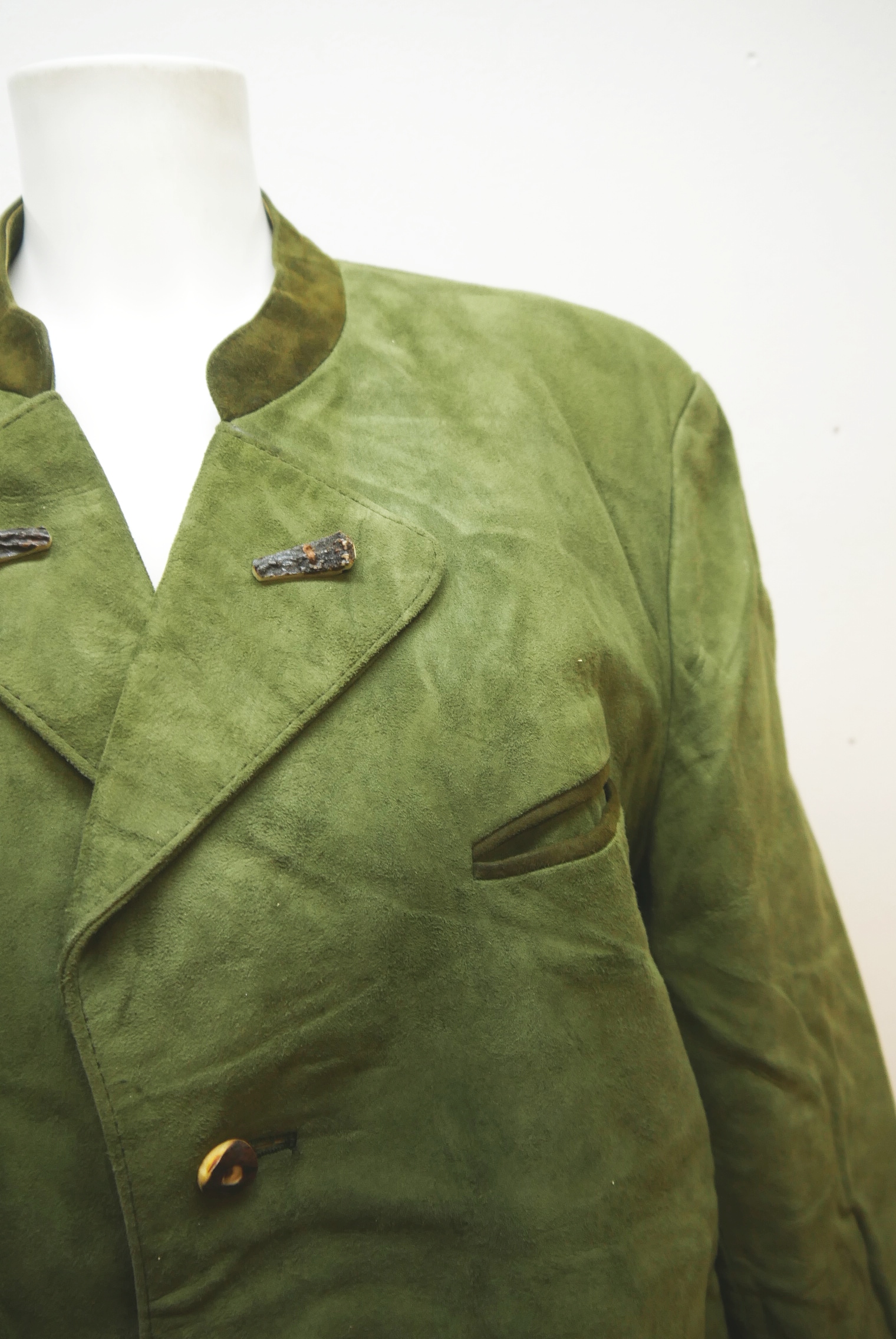 lederjanker-trachtenjacke-glattleder-hirschleder-ziegenvelour-leder-laessig-janker-wildleder-jacke-vintage-second-hand-gebrauchte-lederjacke-hele029-36