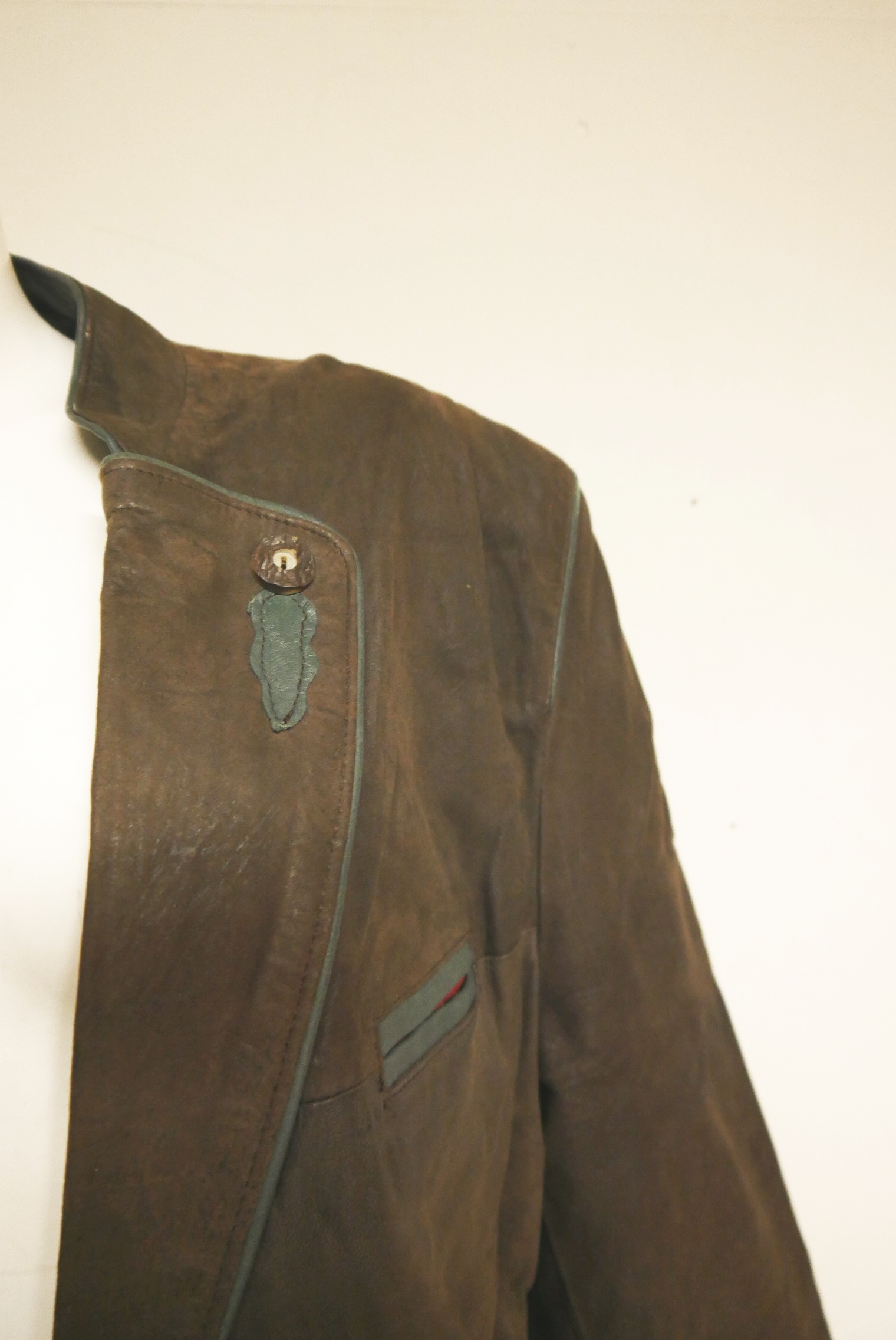 lederjanker-trachtenjacke-glattleder-hirschleder-ziegenvelour-leder-laessig-janker-wildleder-jacke-vintage-second-hand-gebrauchte-lederjacke-hele029-42