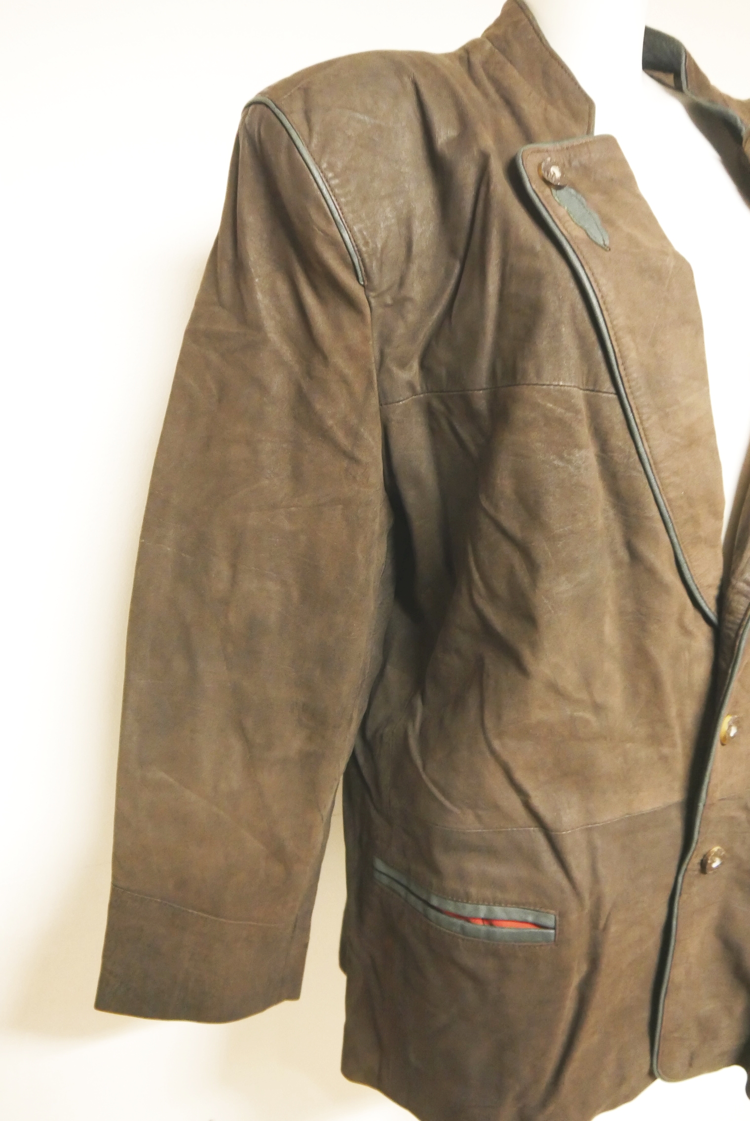 lederjanker-trachtenjacke-glattleder-hirschleder-ziegenvelour-leder-laessig-janker-wildleder-jacke-vintage-second-hand-gebrauchte-lederjacke-hele029-43