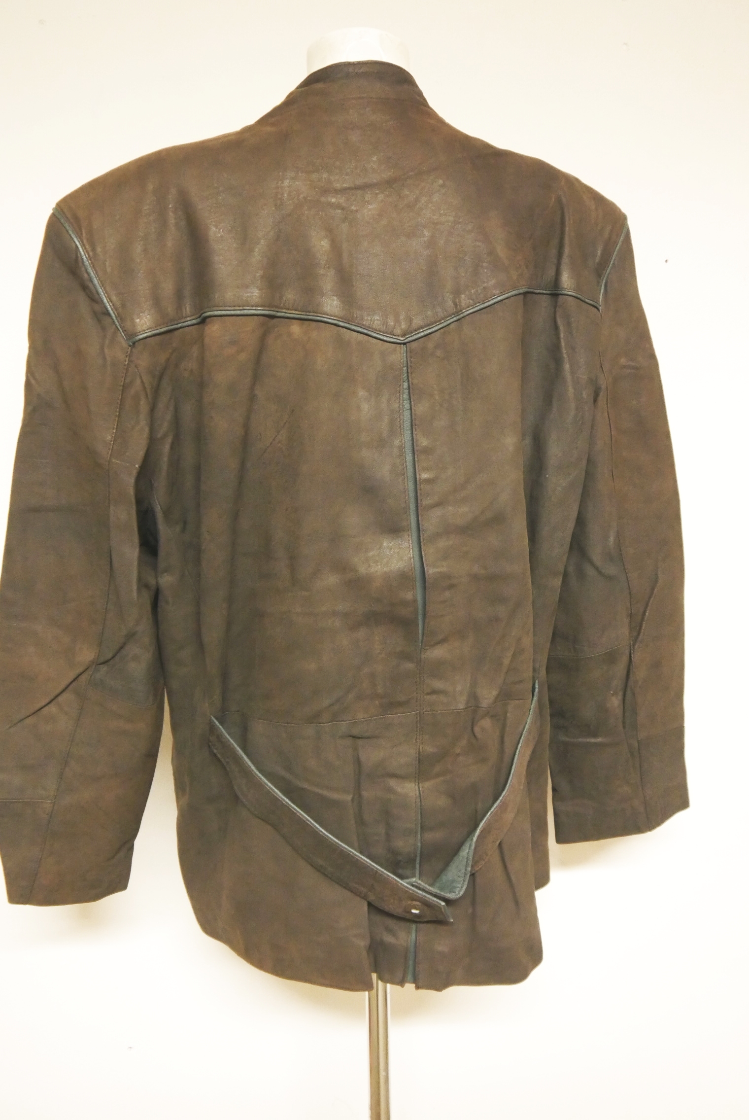 lederjanker-trachtenjacke-glattleder-hirschleder-ziegenvelour-leder-laessig-janker-wildleder-jacke-vintage-second-hand-gebrauchte-lederjacke-hele029-45