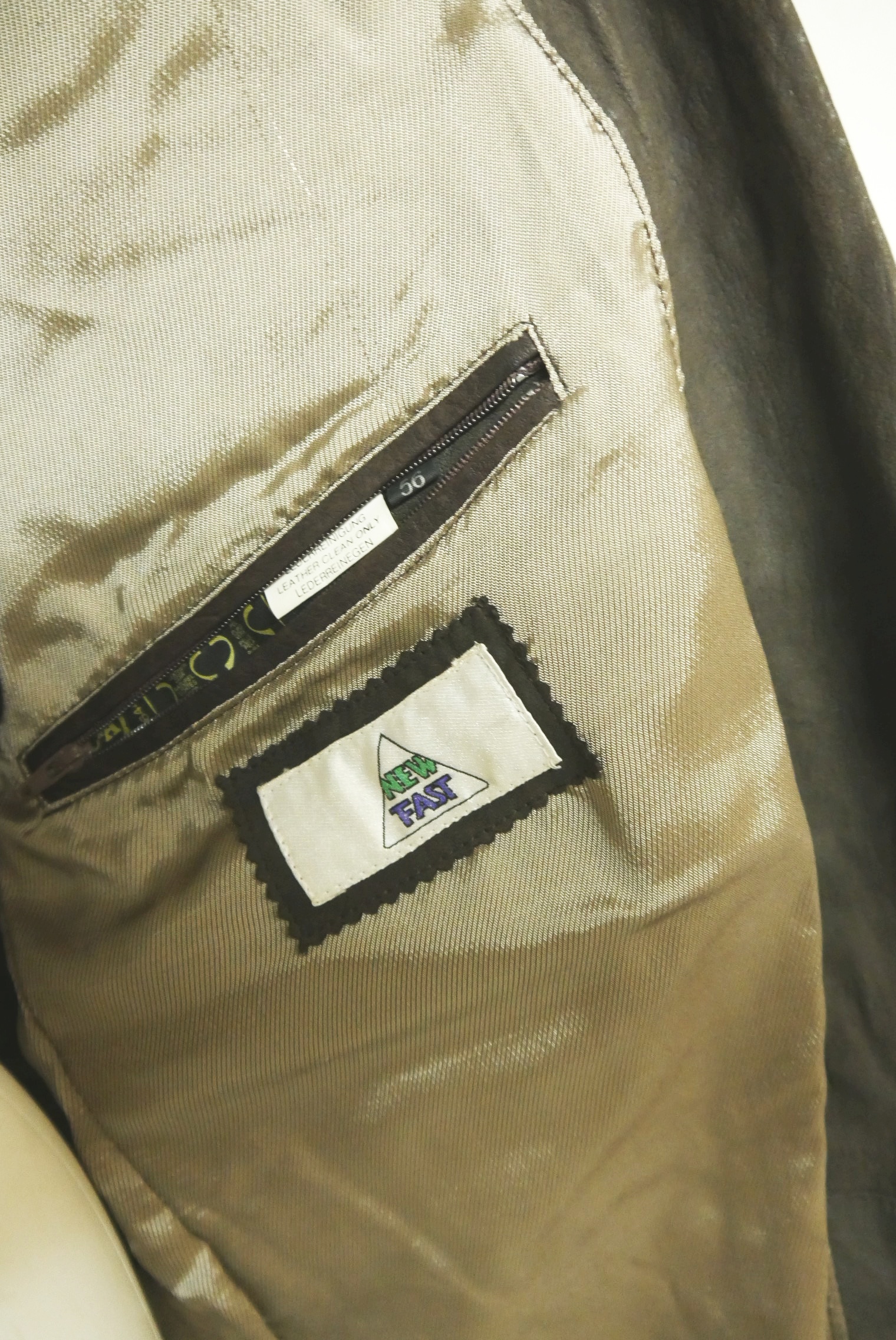 lederjanker-trachtenjacke-glattleder-hirschleder-ziegenvelour-leder-laessig-janker-wildleder-jacke-vintage-second-hand-gebrauchte-lederjacke-hele029-46