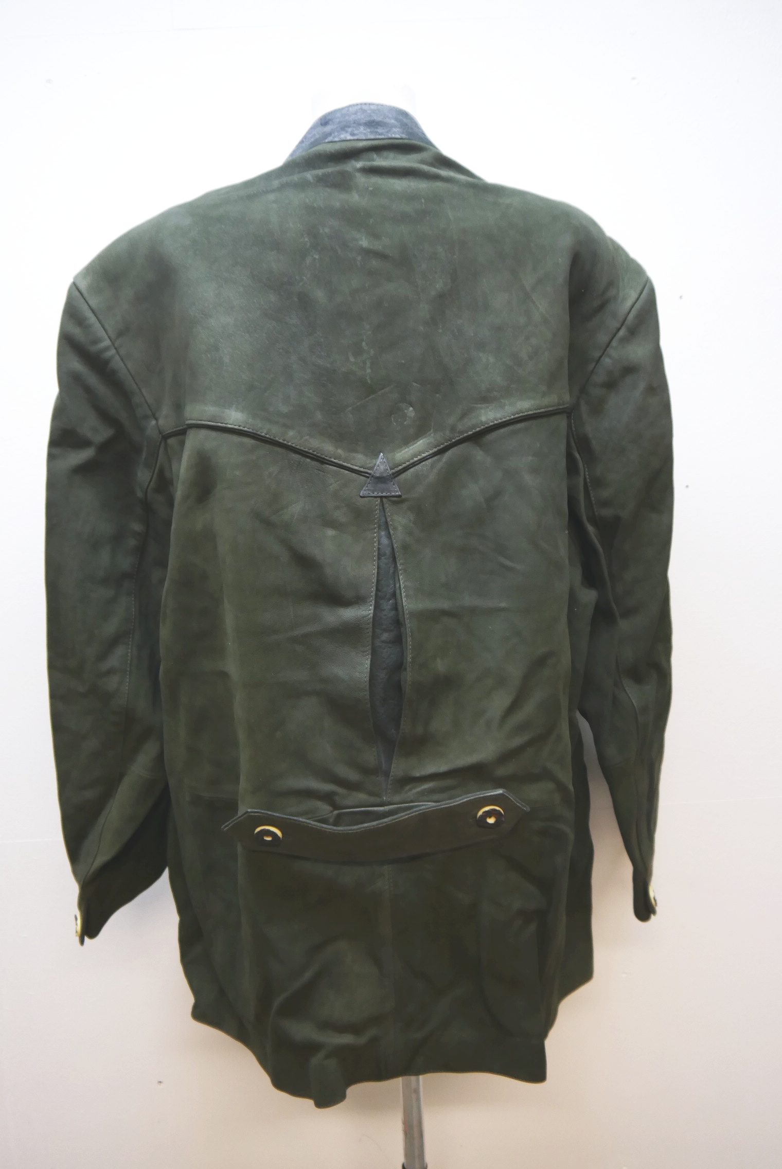 lederjanker-trachtenjacke-glattleder-hirschleder-ziegenvelour-leder-laessig-janker-wildleder-jacke-vintage-second-hand-gebrauchte-lederjacke-hele029-51