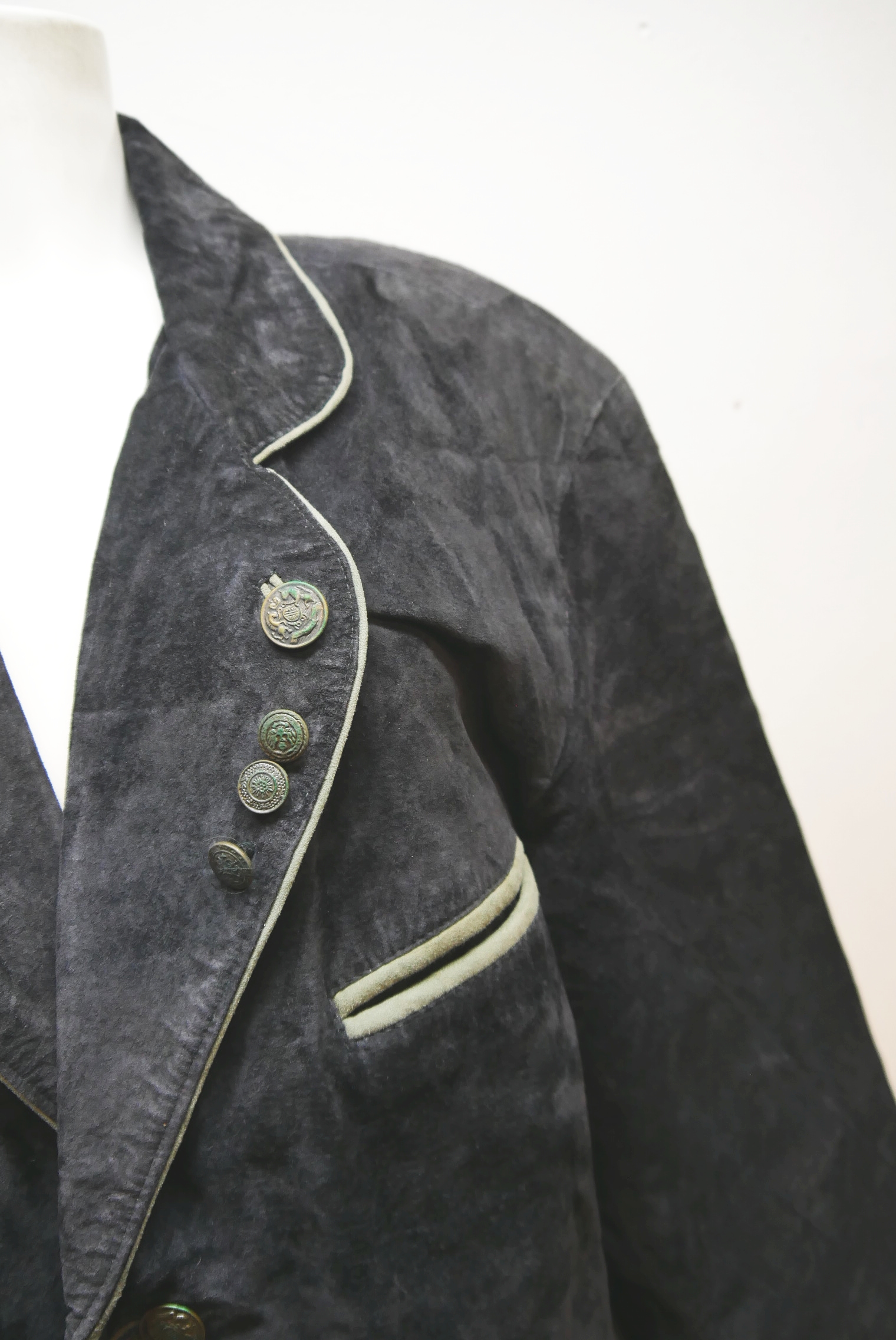 lederjanker-trachtenjacke-glattleder-hirschleder-ziegenvelour-leder-laessig-janker-wildleder-jacke-vintage-second-hand-gebrauchte-lederjacke-hele029-55