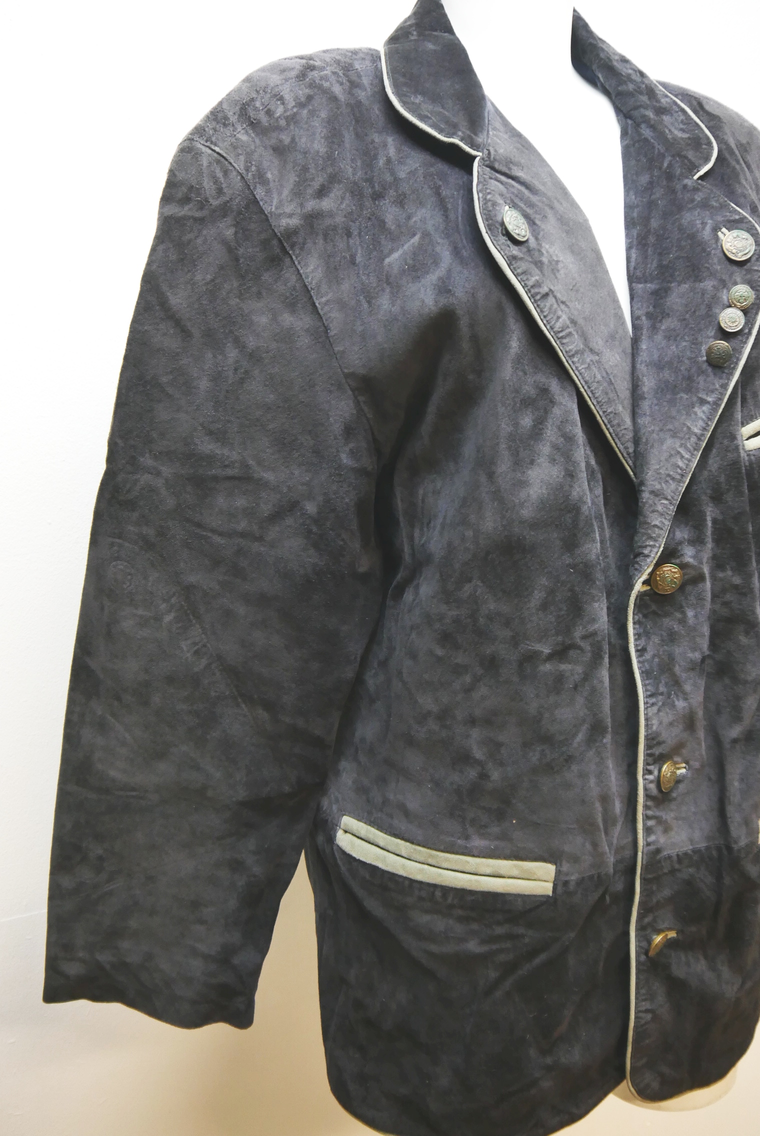 lederjanker-trachtenjacke-glattleder-hirschleder-ziegenvelour-leder-laessig-janker-wildleder-jacke-vintage-second-hand-gebrauchte-lederjacke-hele029-56