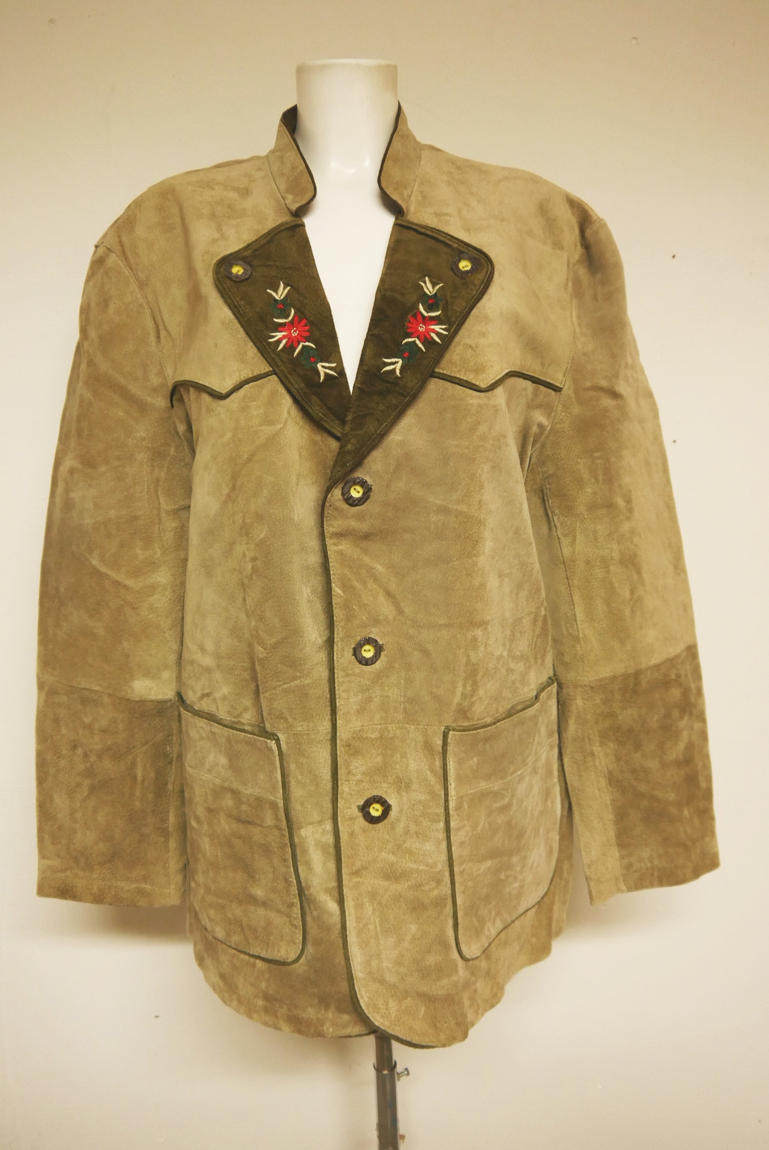 lederjanker-trachtenjacke-glattleder-hirschleder-ziegenvelour-leder-laessig-janker-wildleder-jacke-vintage-second-hand-gebrauchte-lederjacke-hele029-82