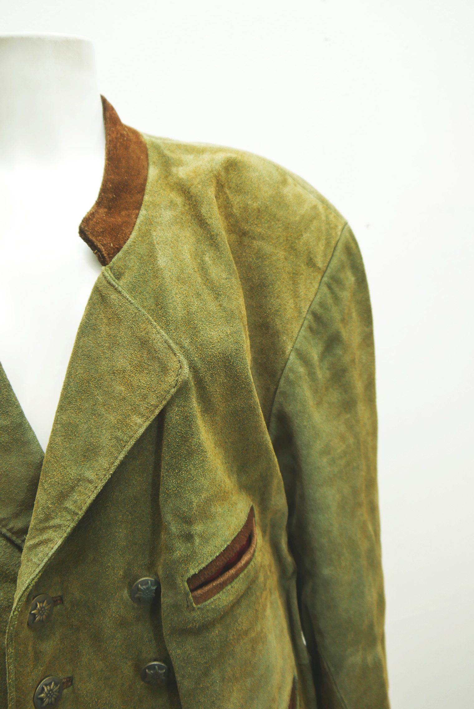 lederjanker-trachtenjacke-glattleder-hirschleder-ziegenvelour-leder-laessig-janker-wildleder-jacke-vintage-second-hand-gebrauchte-lederjacke-hele030-2