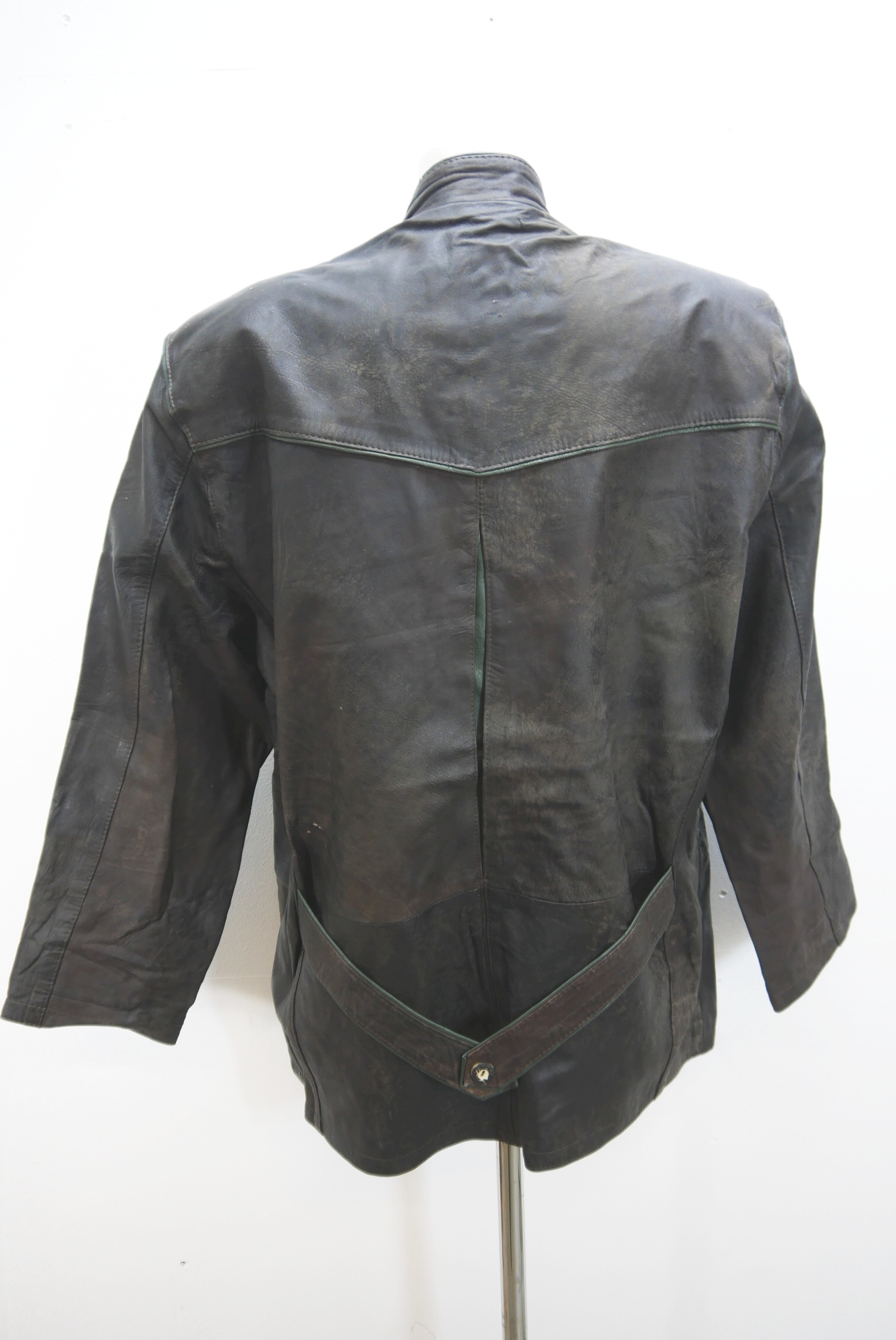 lederjanker-trachtenjacke-glattleder-hirschleder-ziegenvelour-leder-laessig-janker-wildleder-jacke-vintage-second-hand-gebrauchte-lederjacke-hele030-32