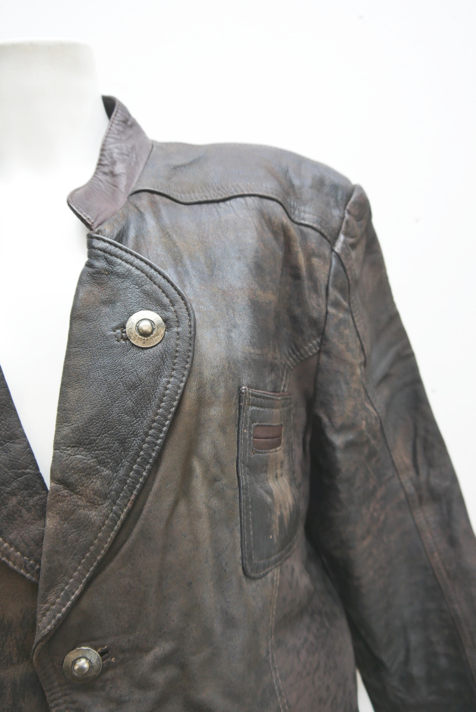 lederjanker-trachtenjacke-glattleder-hirschleder-ziegenvelour-leder-laessig-janker-wildleder-jacke-vintage-second-hand-gebrauchte-lederjacke-hele030-35