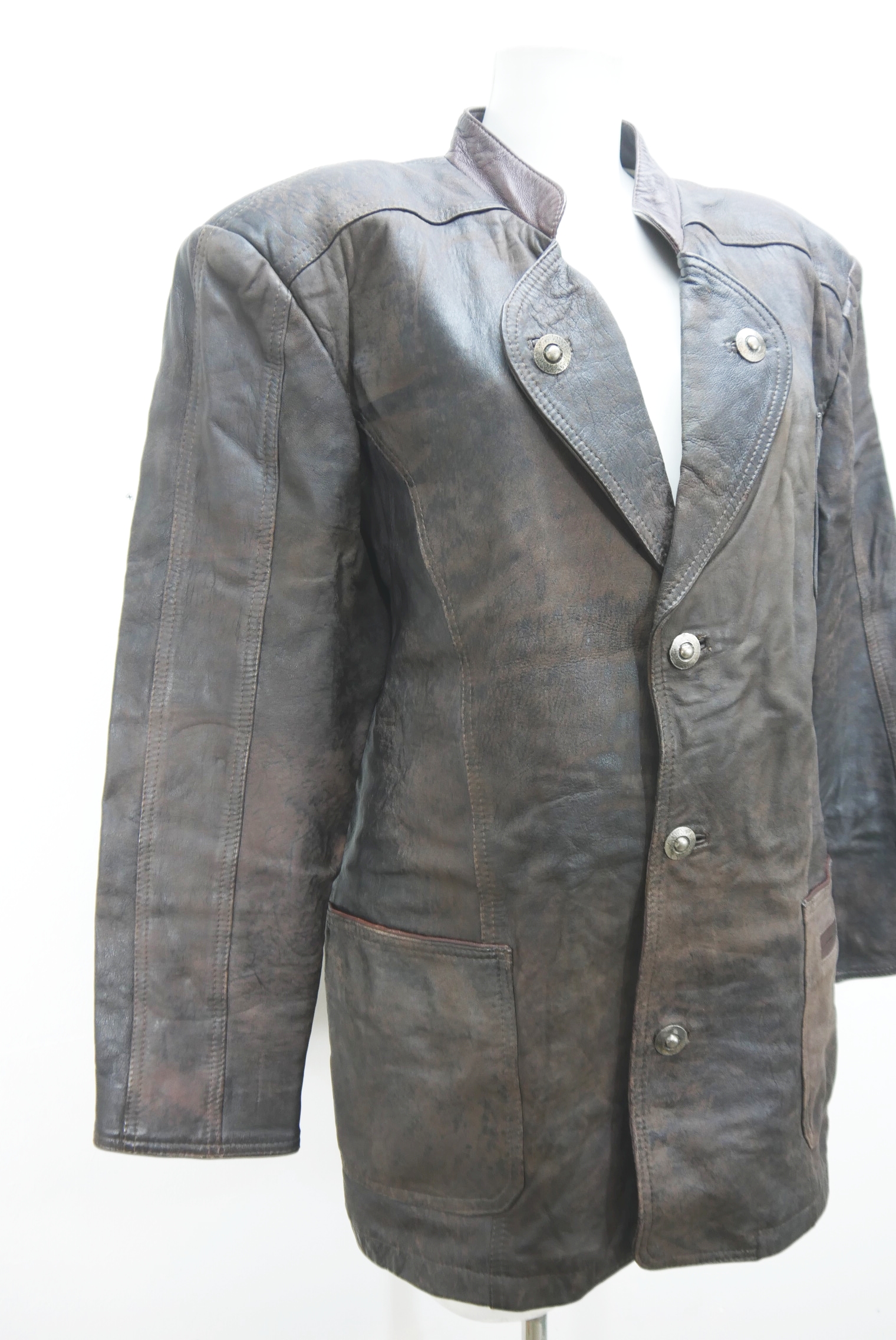 lederjanker-trachtenjacke-glattleder-hirschleder-ziegenvelour-leder-laessig-janker-wildleder-jacke-vintage-second-hand-gebrauchte-lederjacke-hele030-36