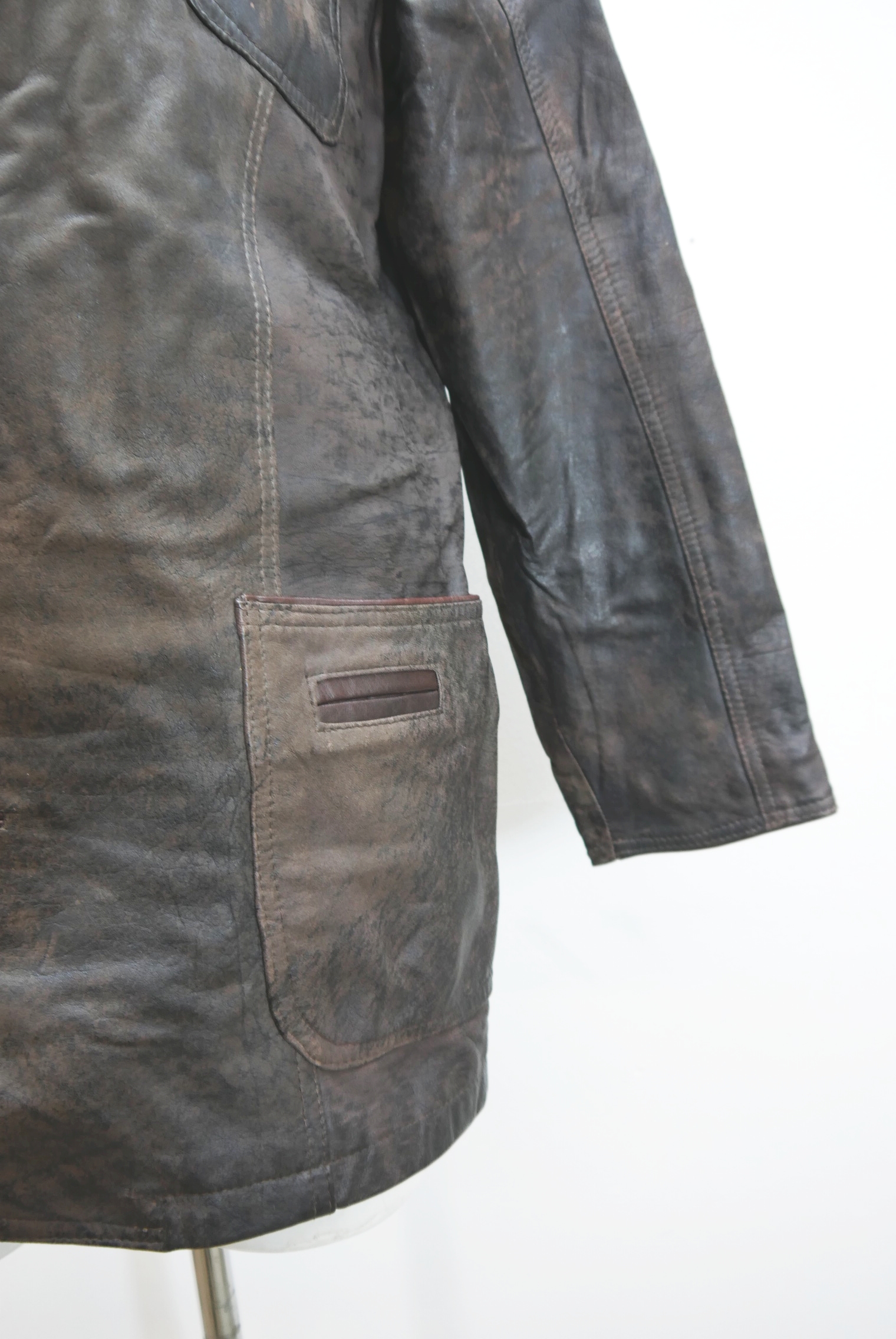 lederjanker-trachtenjacke-glattleder-hirschleder-ziegenvelour-leder-laessig-janker-wildleder-jacke-vintage-second-hand-gebrauchte-lederjacke-hele030-37