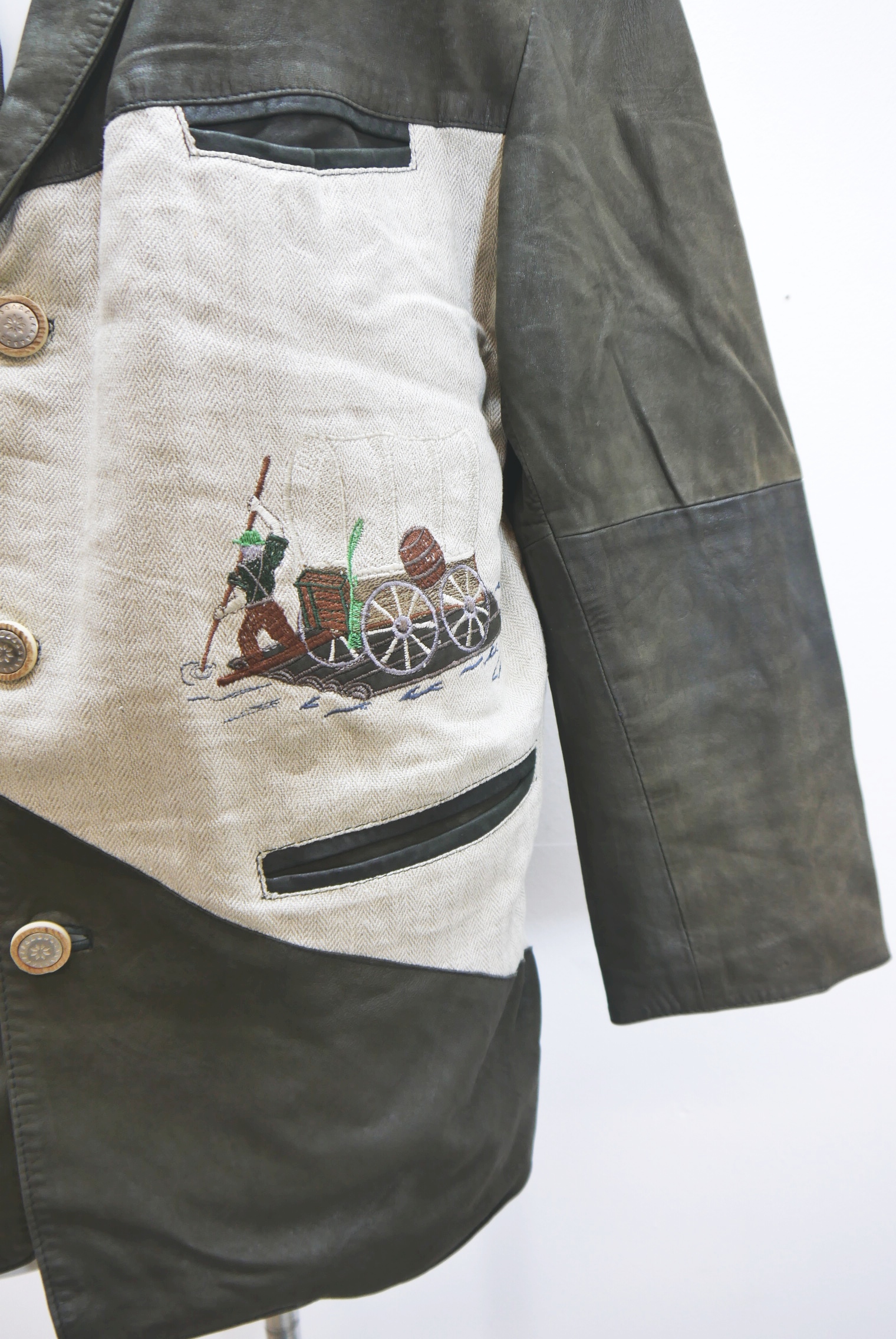 lederjanker-trachtenjacke-glattleder-hirschleder-ziegenvelour-leder-laessig-janker-wildleder-jacke-vintage-second-hand-gebrauchte-lederjacke-hele030-44