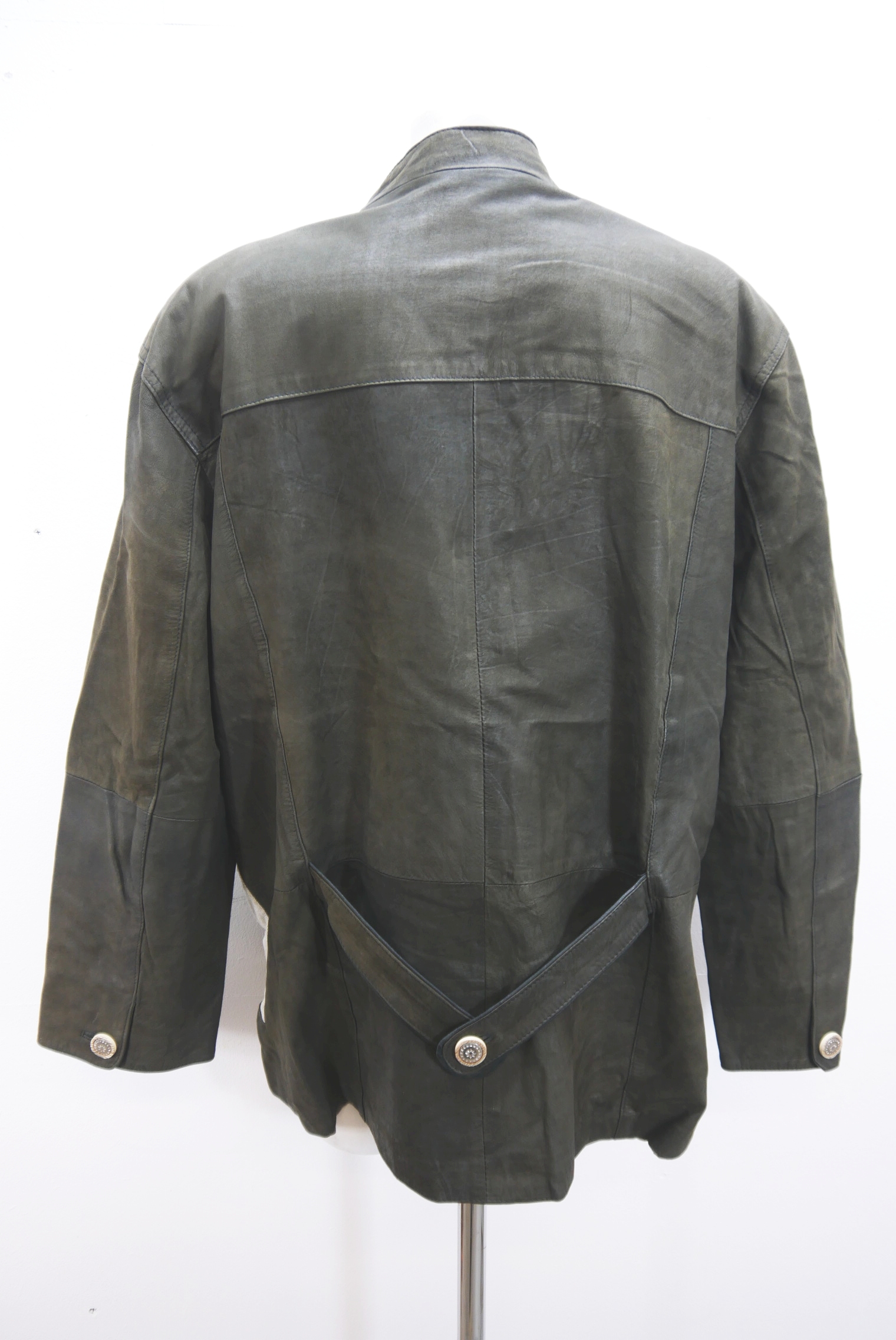 lederjanker-trachtenjacke-glattleder-hirschleder-ziegenvelour-leder-laessig-janker-wildleder-jacke-vintage-second-hand-gebrauchte-lederjacke-hele030-45