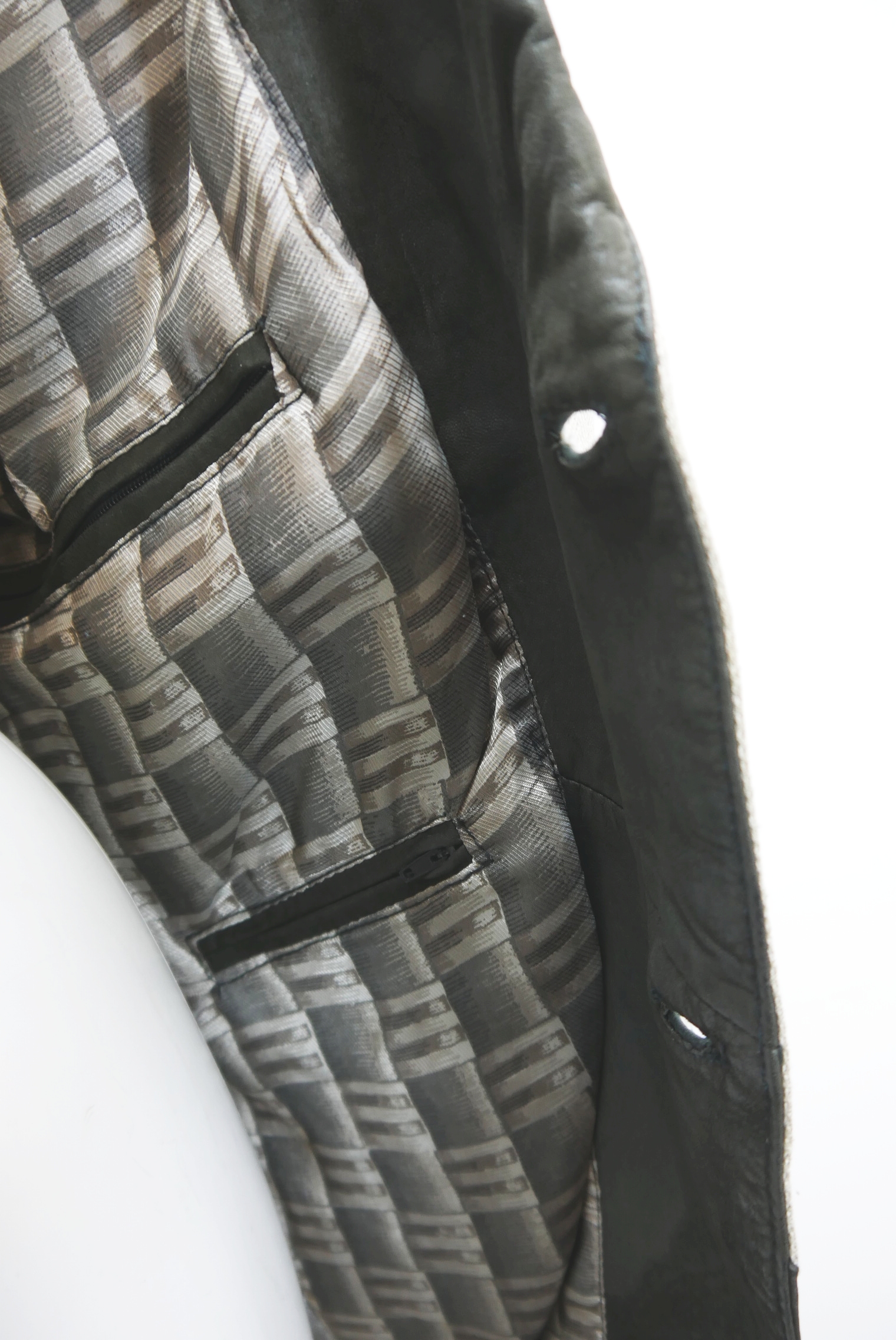 lederjanker-trachtenjacke-glattleder-hirschleder-ziegenvelour-leder-laessig-janker-wildleder-jacke-vintage-second-hand-gebrauchte-lederjacke-hele030-46