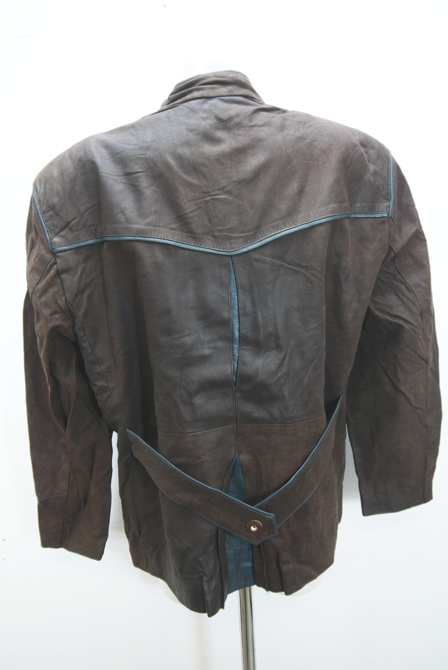 lederjanker-trachtenjacke-glattleder-hirschleder-ziegenvelour-leder-laessig-janker-wildleder-jacke-vintage-second-hand-gebrauchte-lederjacke-hele030-52