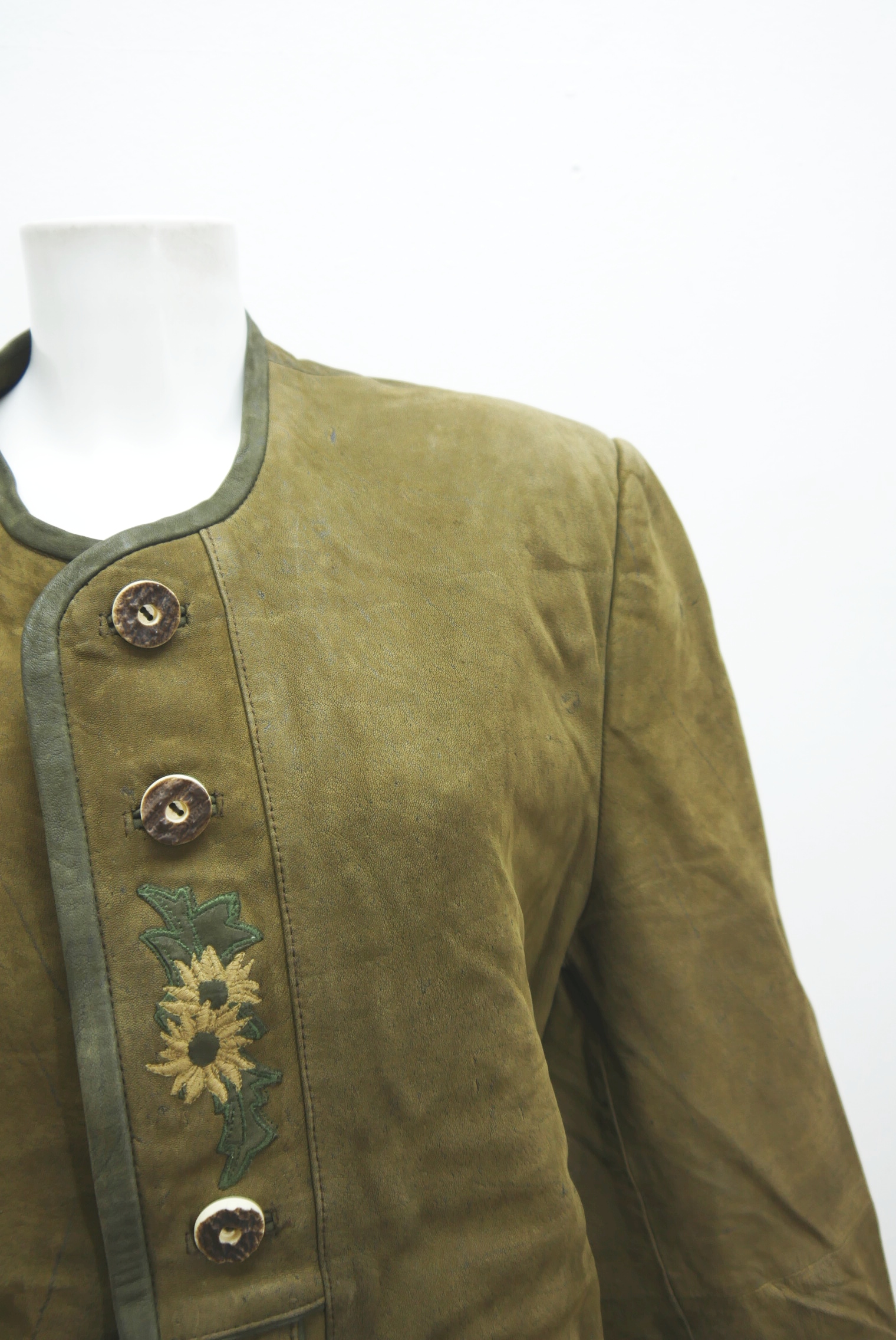 lederjanker-trachtenjacke-glattleder-hirschleder-ziegenvelour-leder-laessig-janker-wildleder-jacke-vintage-second-hand-gebrauchte-lederjacke-hele031-35