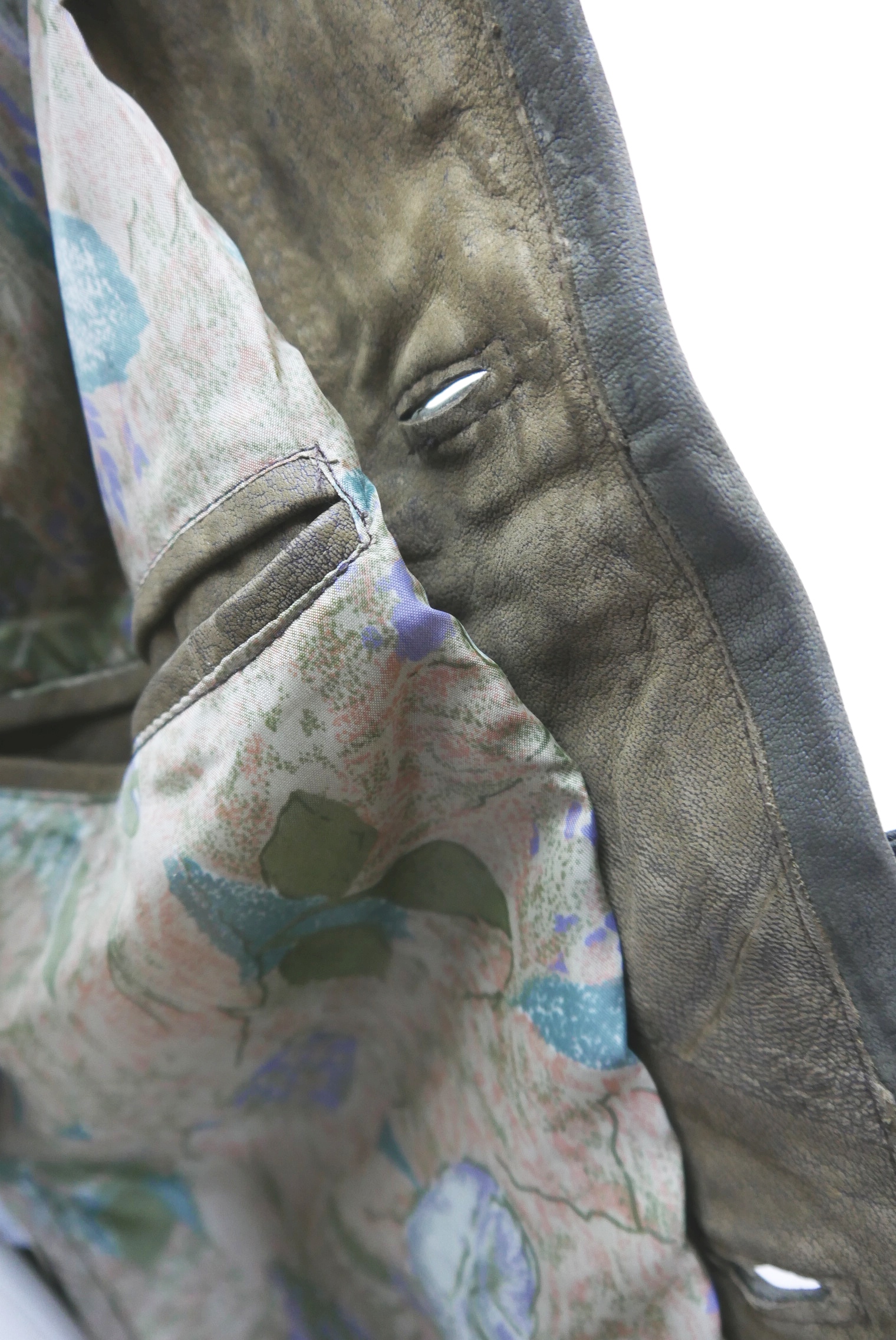 lederjanker-trachtenjacke-glattleder-hirschleder-ziegenvelour-leder-laessig-janker-wildleder-jacke-vintage-second-hand-gebrauchte-lederjacke-hele031-39