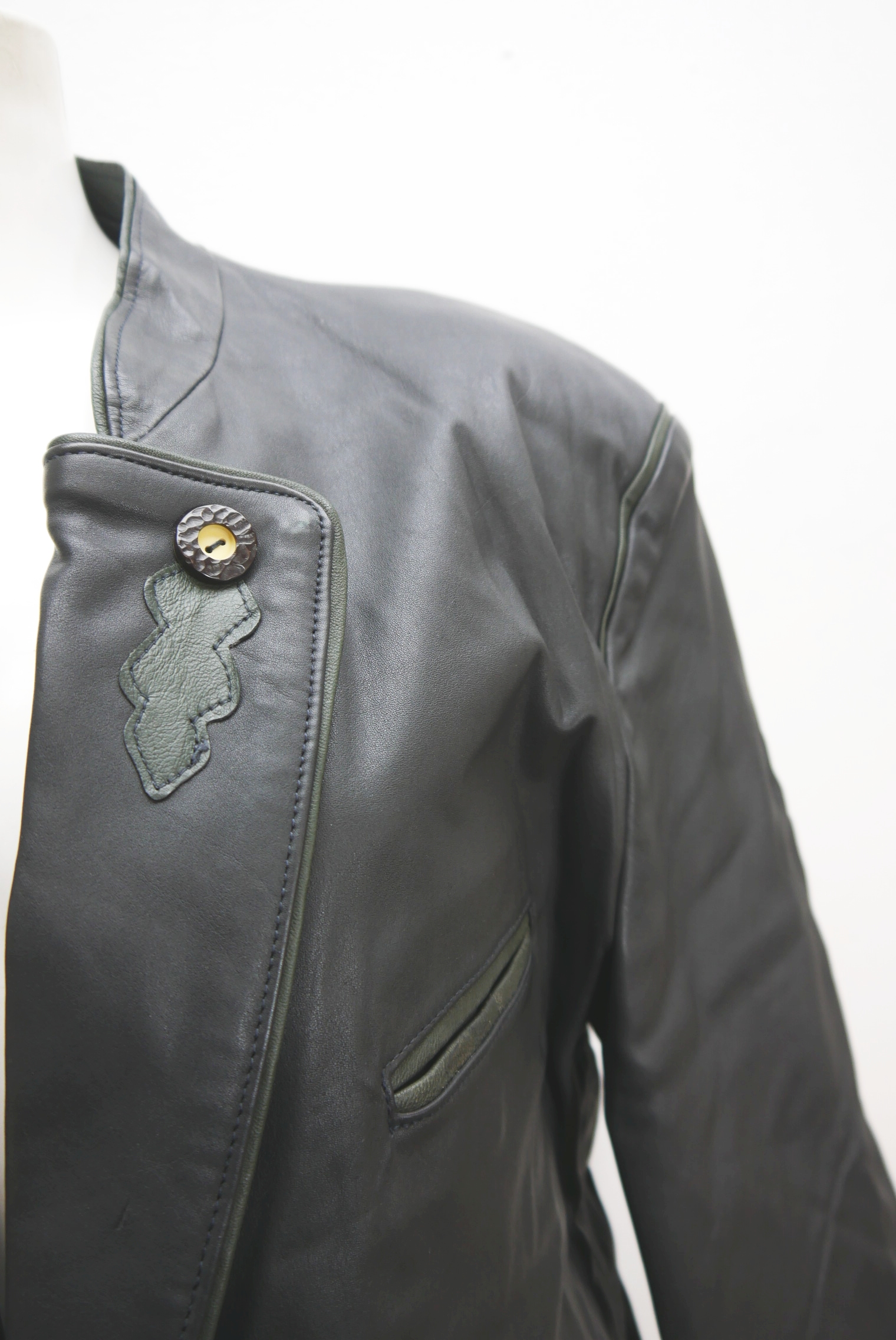 lederjanker-trachtenjacke-glattleder-hirschleder-ziegenvelour-leder-laessig-janker-wildleder-jacke-vintage-second-hand-gebrauchte-lederjacke-hele031-62