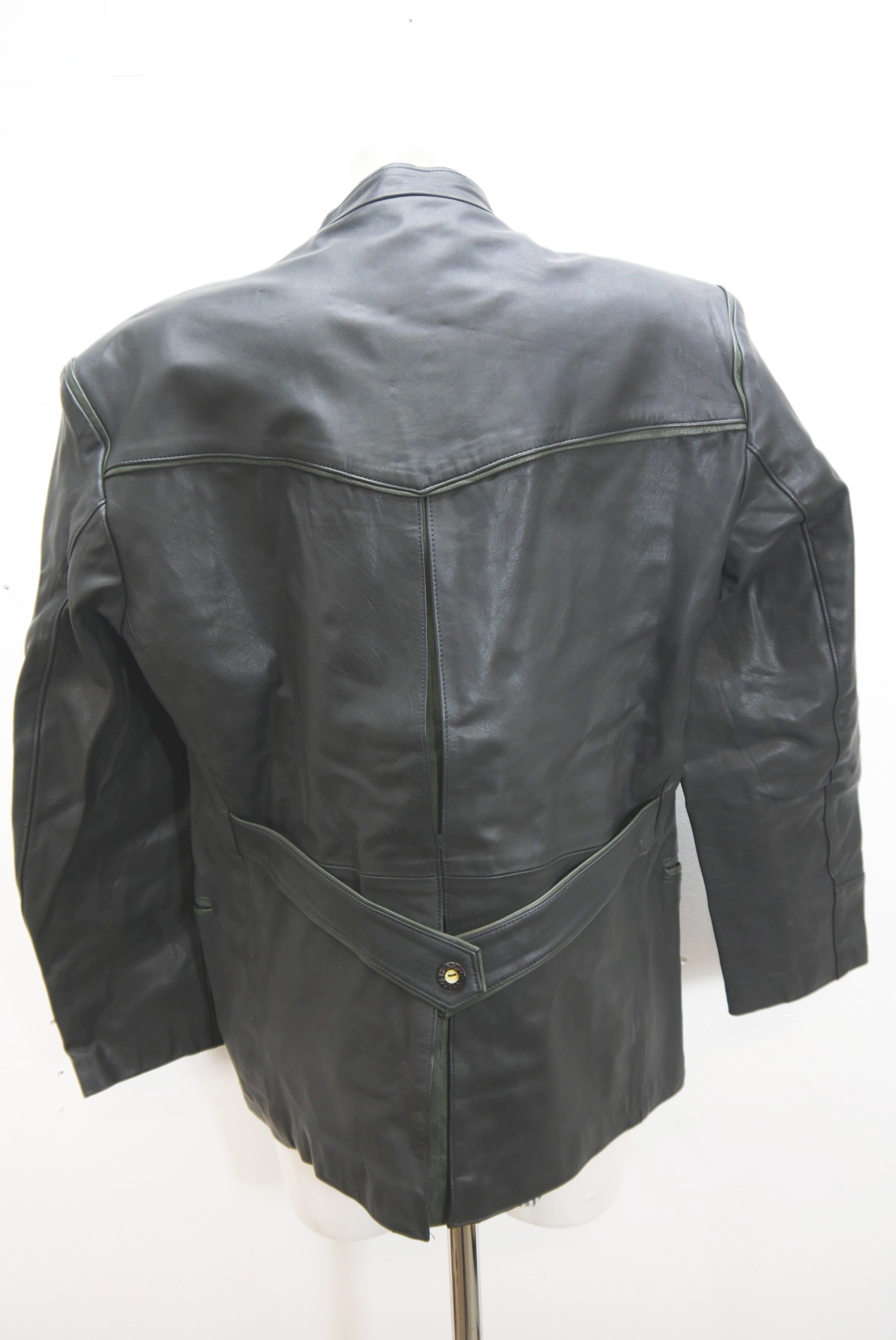 lederjanker-trachtenjacke-glattleder-hirschleder-ziegenvelour-leder-laessig-janker-wildleder-jacke-vintage-second-hand-gebrauchte-lederjacke-hele031-65