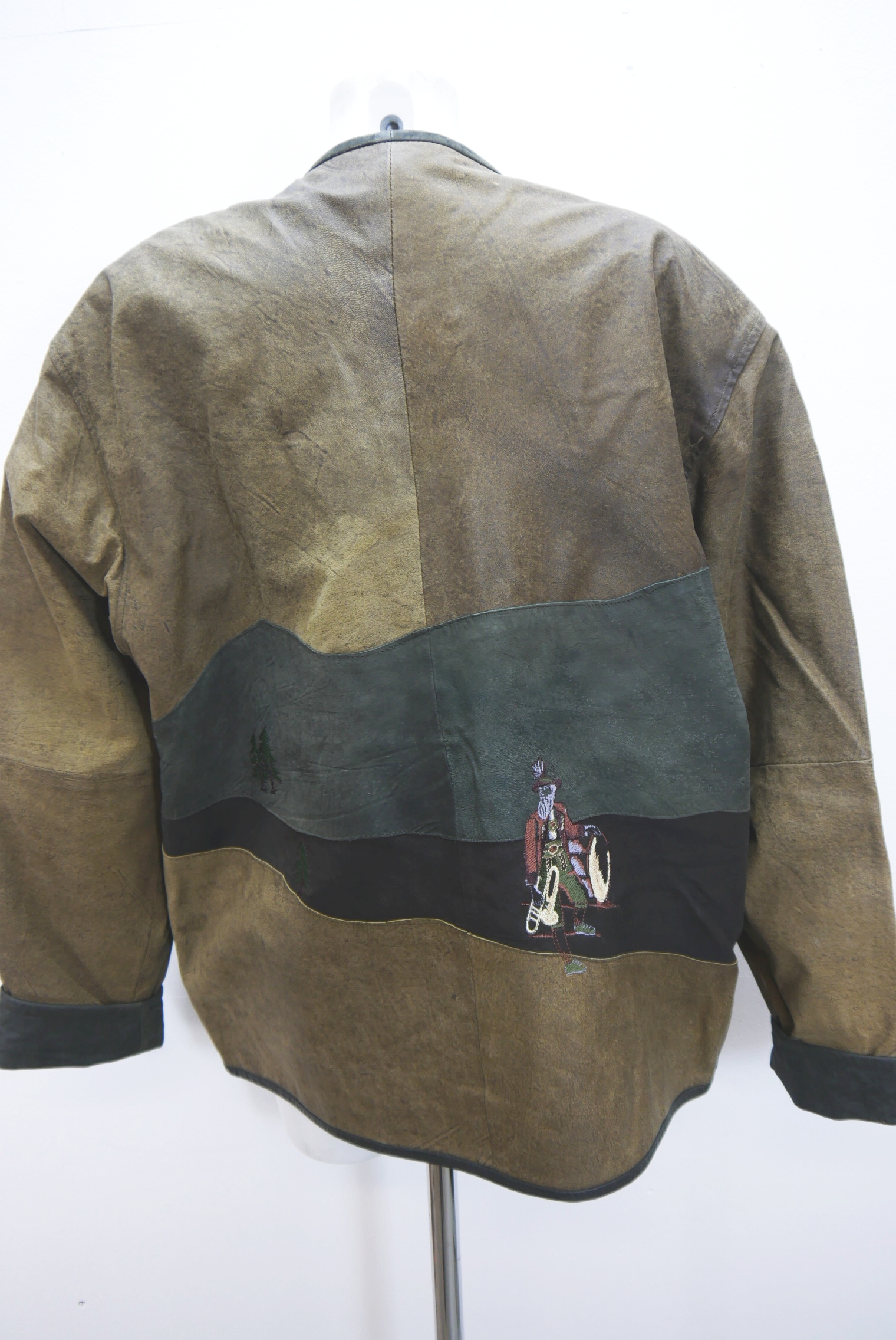 lederjanker-trachtenjacke-glattleder-hirschleder-ziegenvelour-leder-laessig-janker-wildleder-jacke-vintage-second-hand-gebrauchte-lederjacke-hele031-71