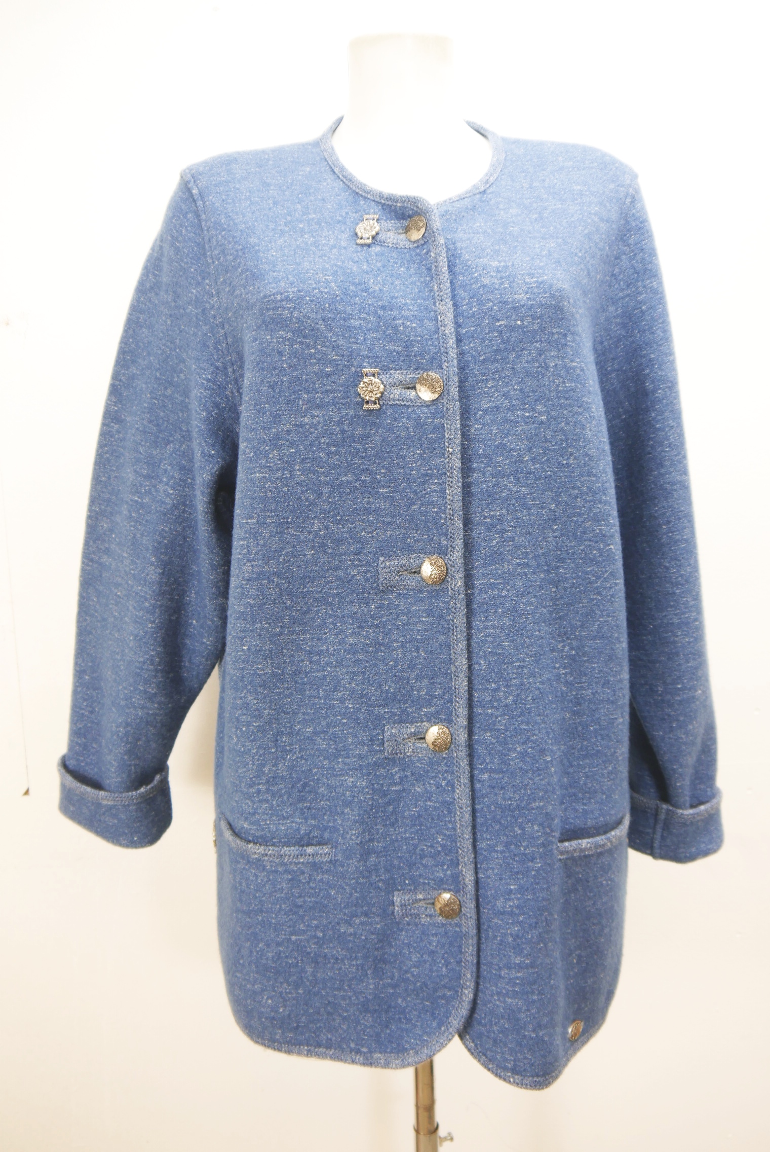walkjacke-strickjacke-teilweise-handarbeit-gebraucht-vintage-trachten-jacke-damen-wolle-trachtenjacke-second-hand-janker-winterjacke-dawa156-56