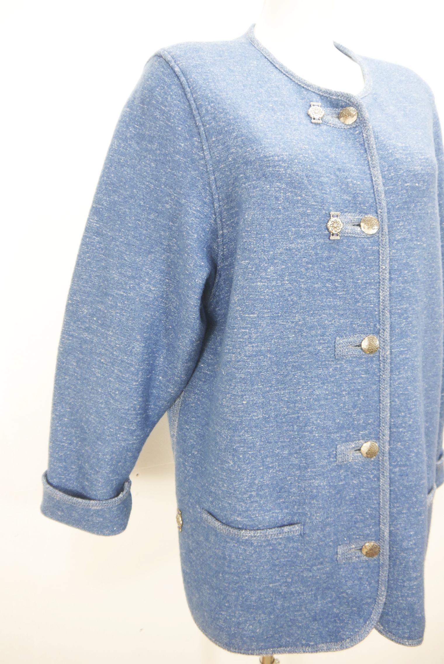 walkjacke-strickjacke-teilweise-handarbeit-gebraucht-vintage-trachten-jacke-damen-wolle-trachtenjacke-second-hand-janker-winterjacke-dawa156-58