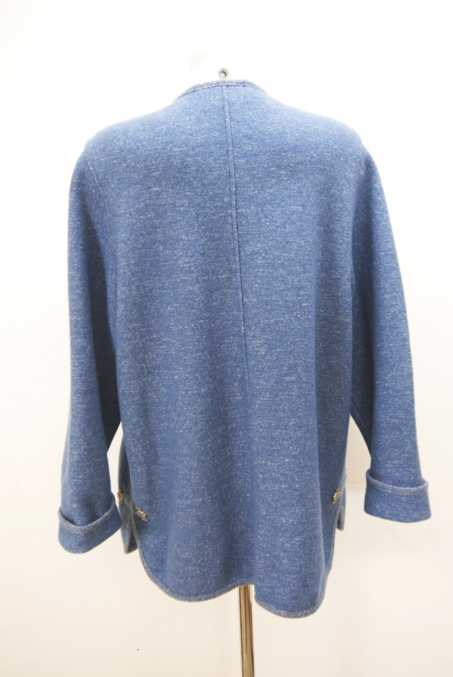 walkjacke-strickjacke-teilweise-handarbeit-gebraucht-vintage-trachten-jacke-damen-wolle-trachtenjacke-second-hand-janker-winterjacke-dawa156-60