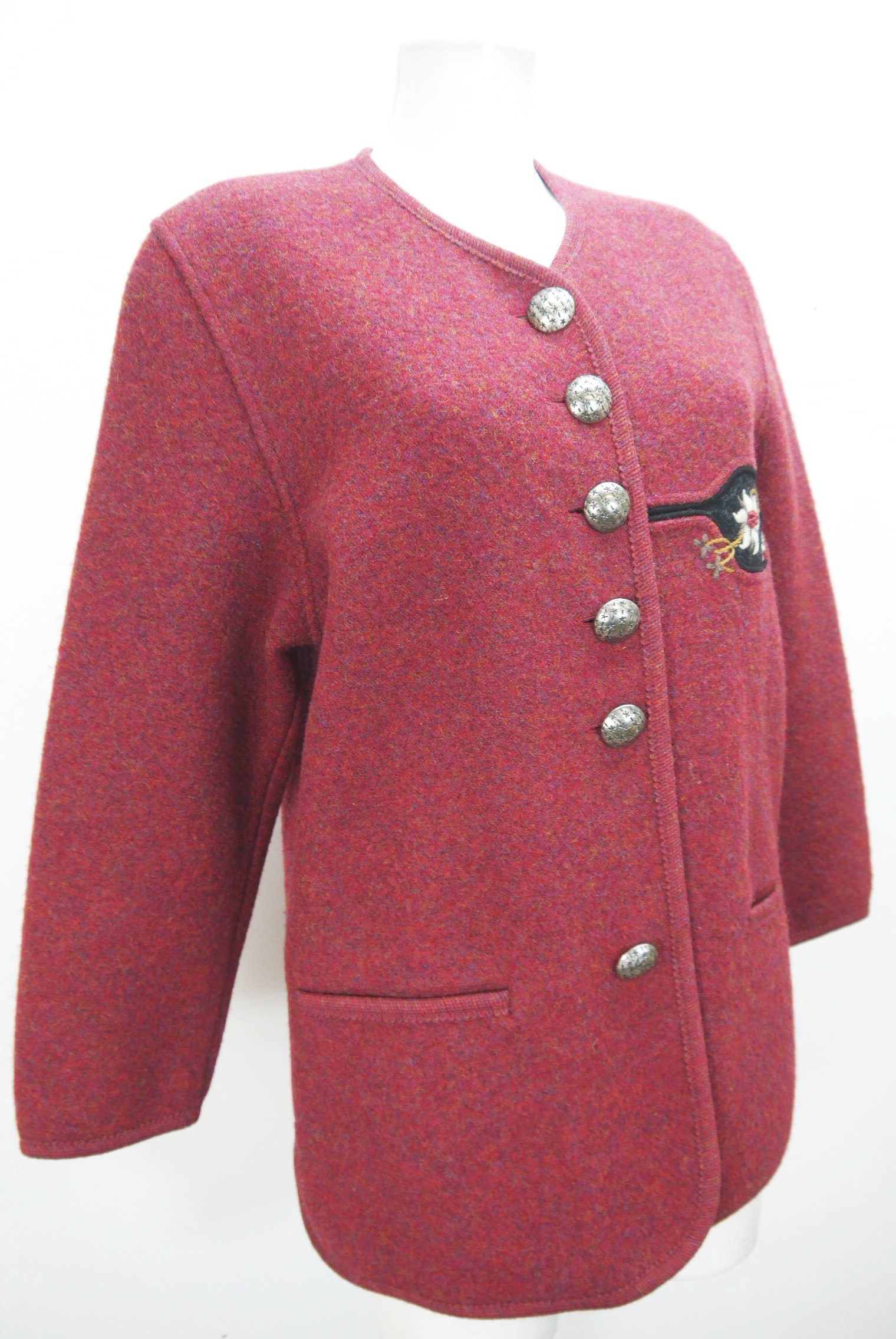 walkjacke-strickjacke-teilweise-handarbeit-gebrauchte-vintage-trachten-jacke-damen-wolle-trachtenjacke-second-hand-janker-winterjacke-dawa160-21